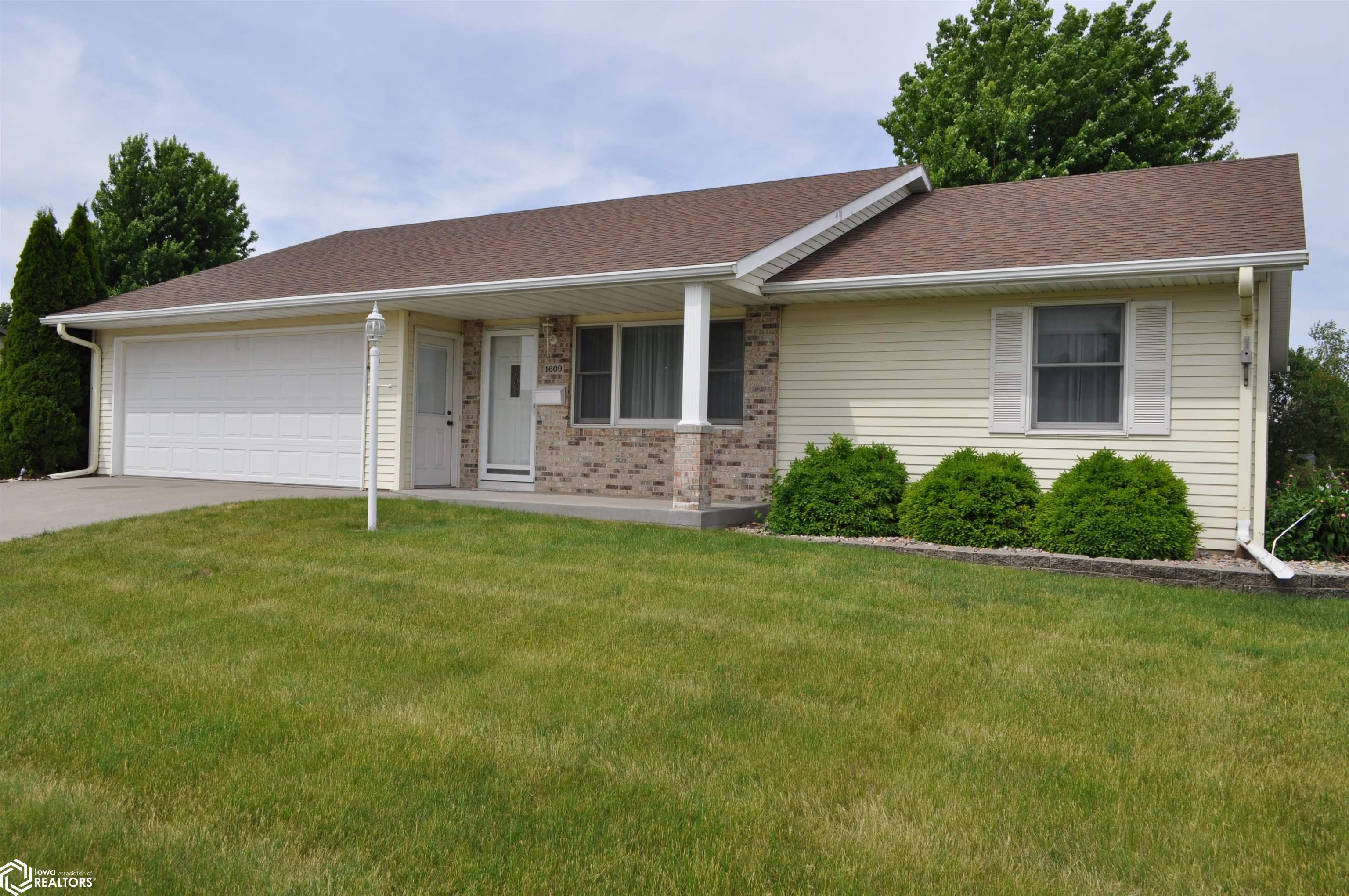 1609 Edgewood Drive — photo