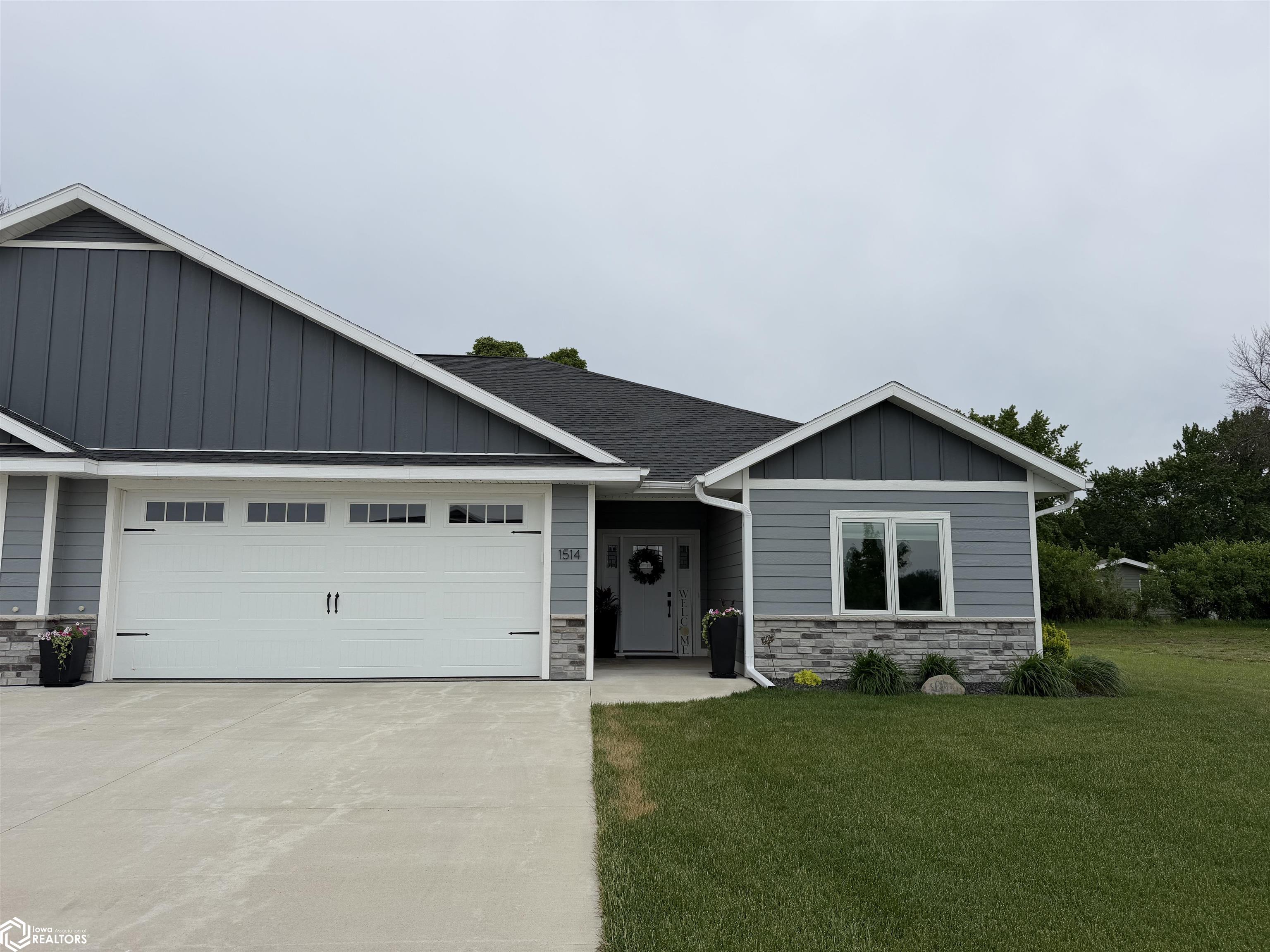 1514 Creekside Drive — photo