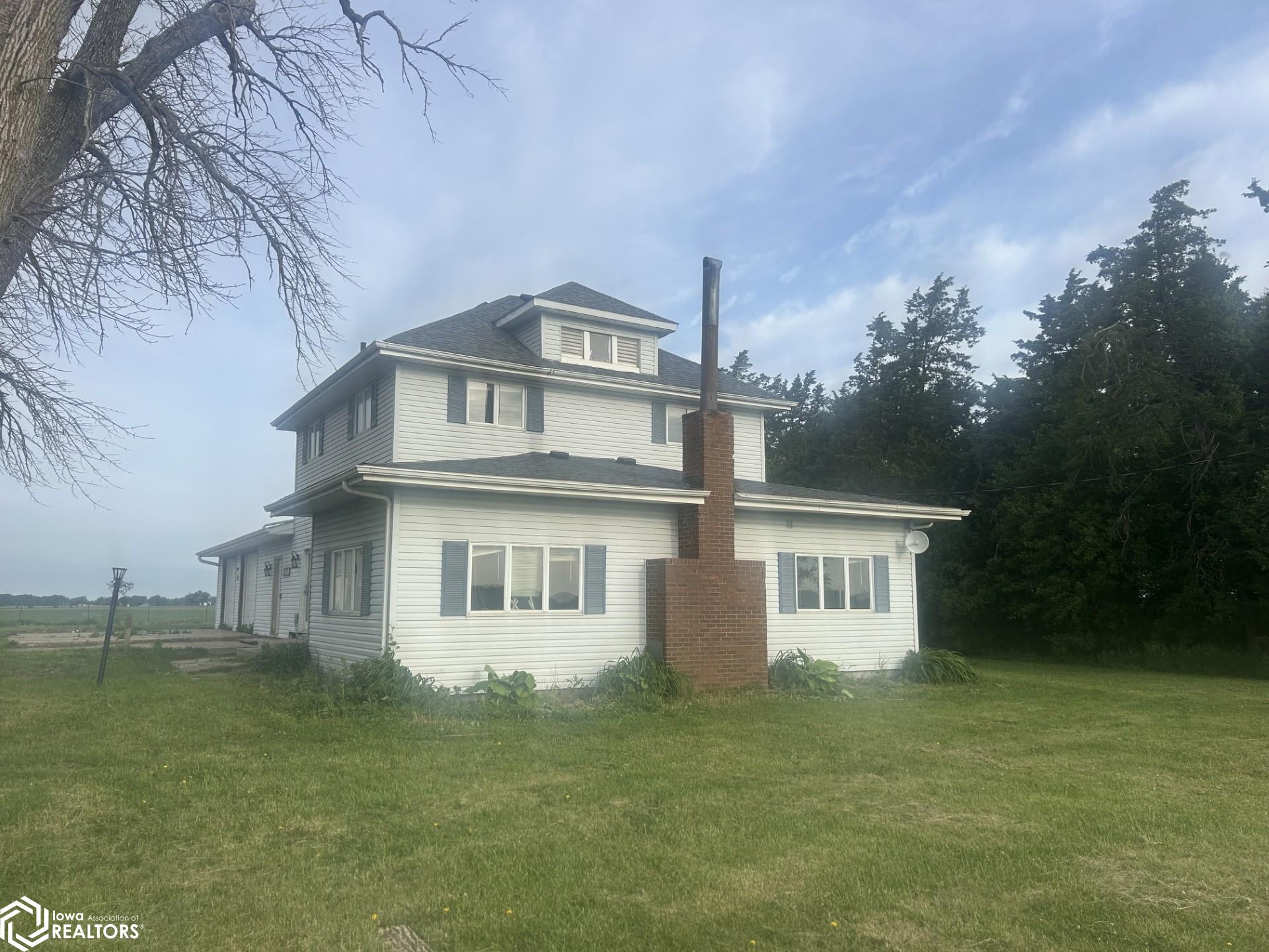2821 Hwy 17 — photo