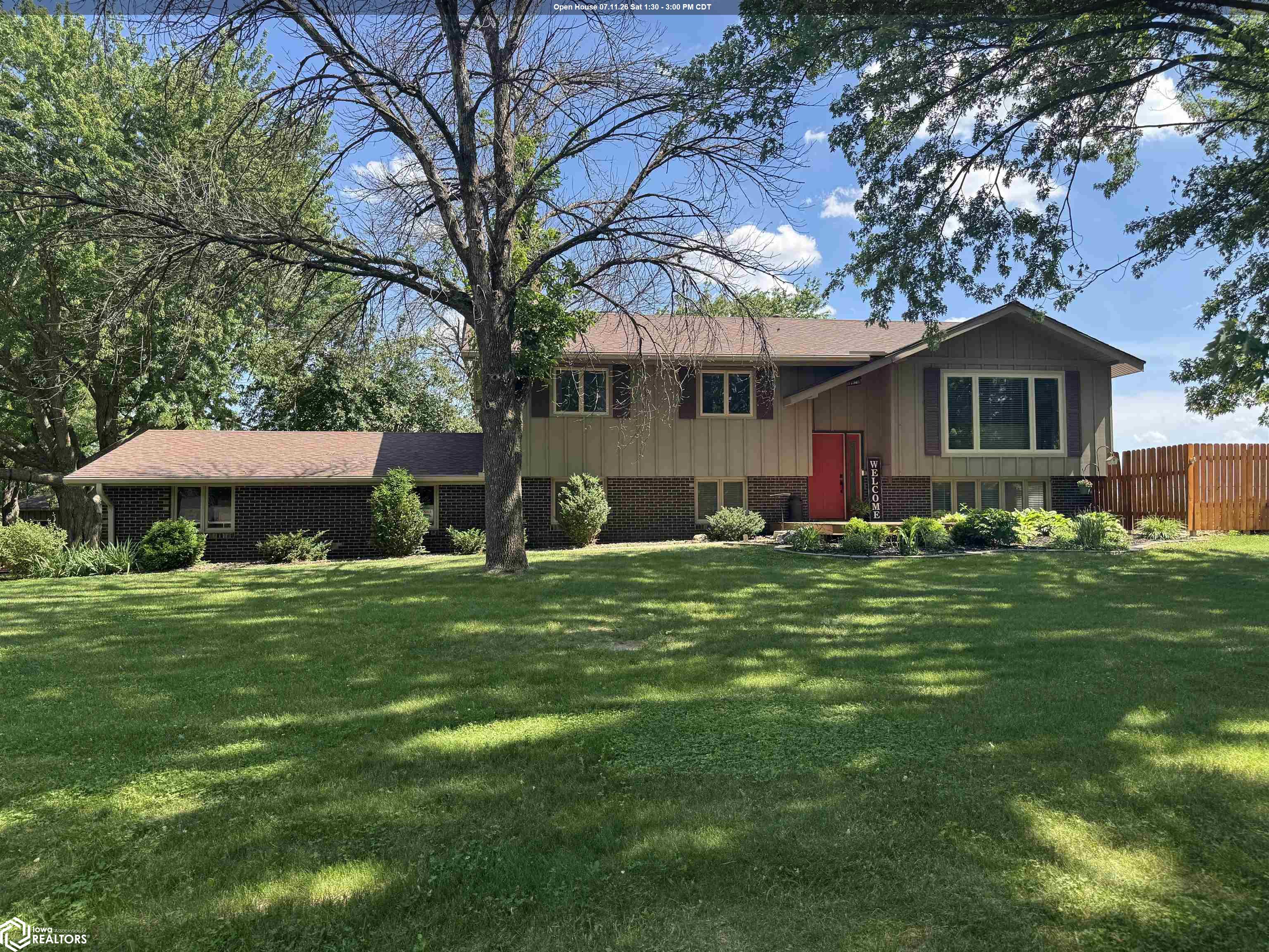 8 Maplewood Drive — photo