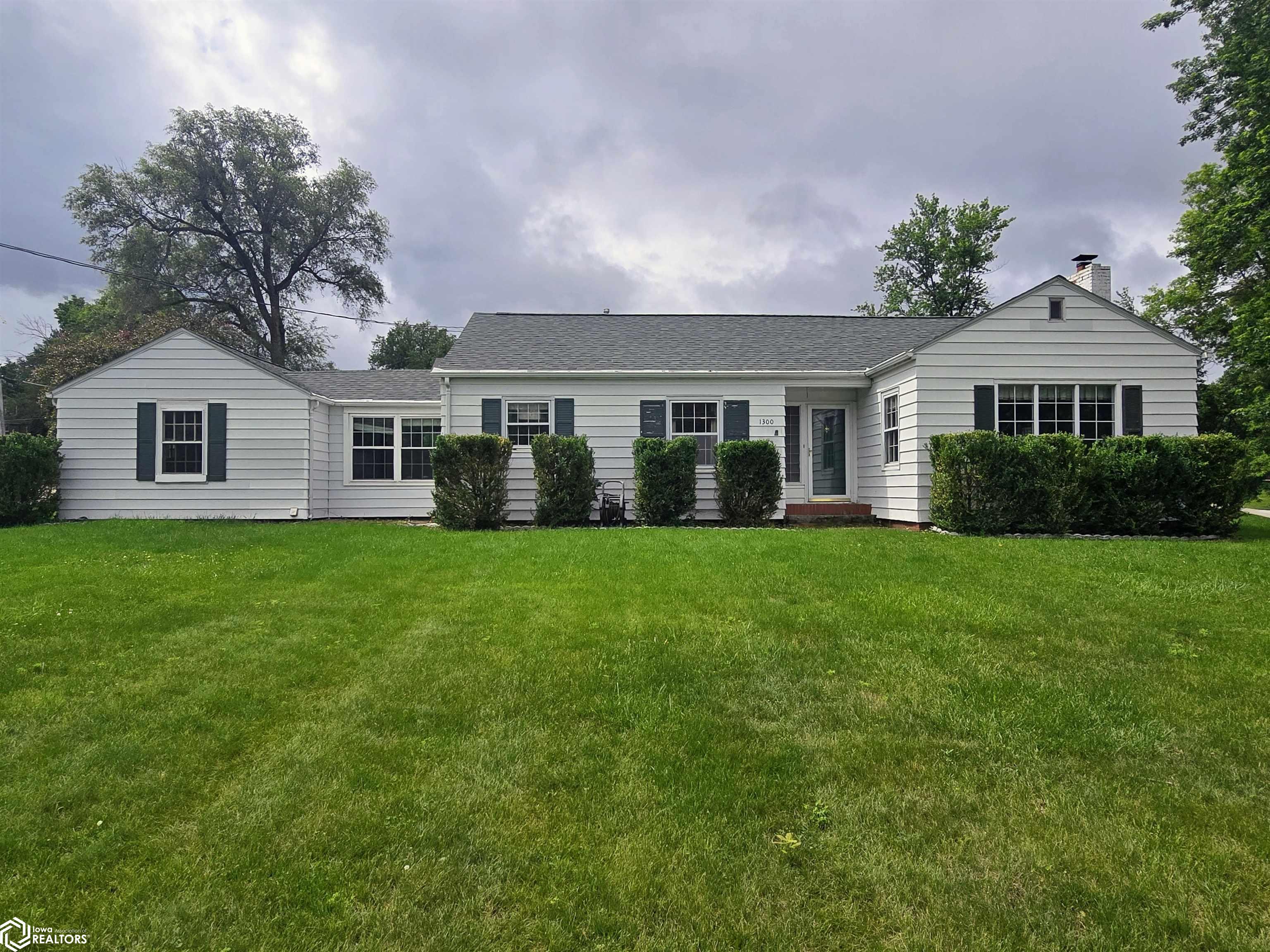 1300 W Adams Street — photo