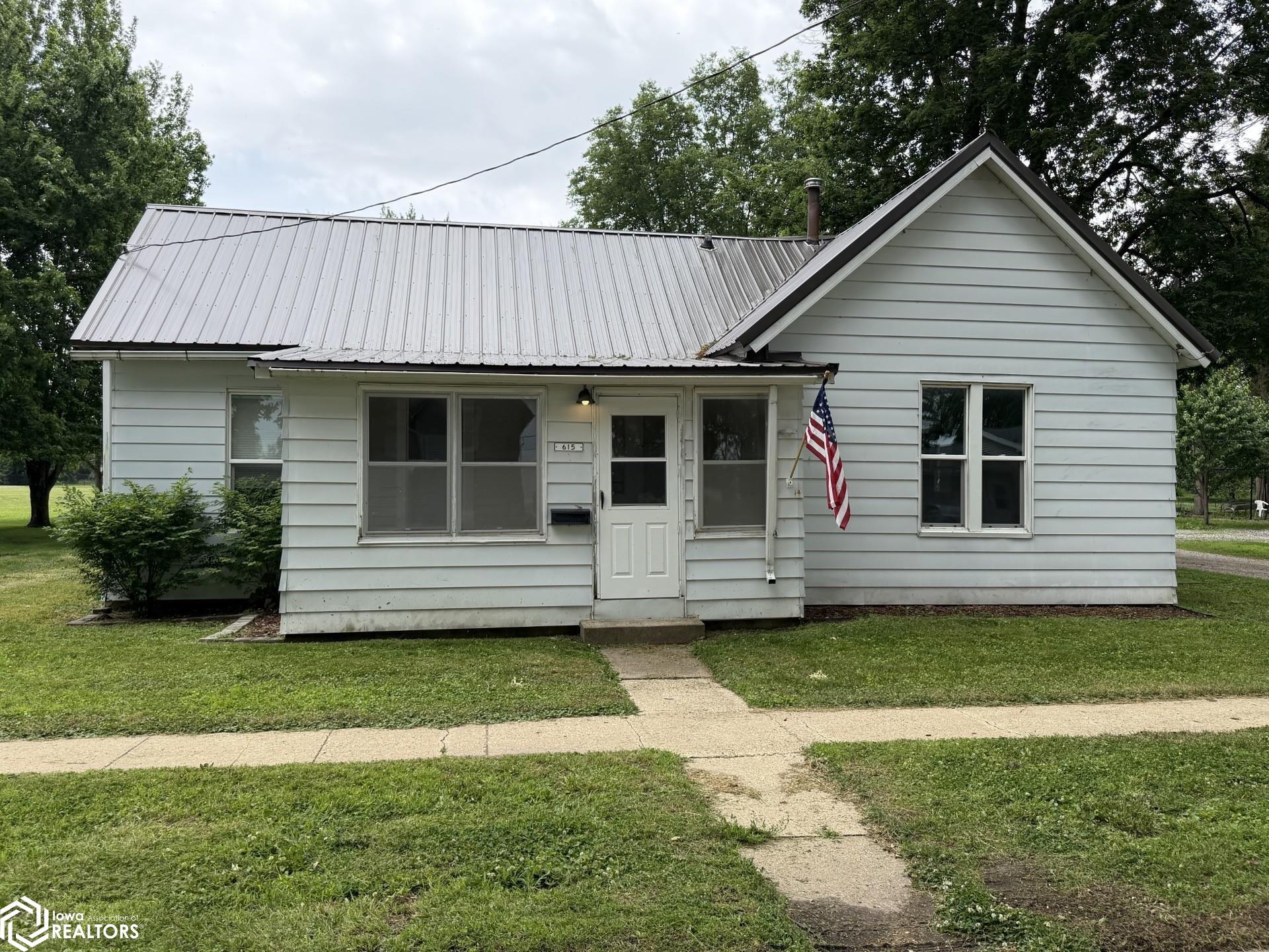 615 Woodlawn Street — photo