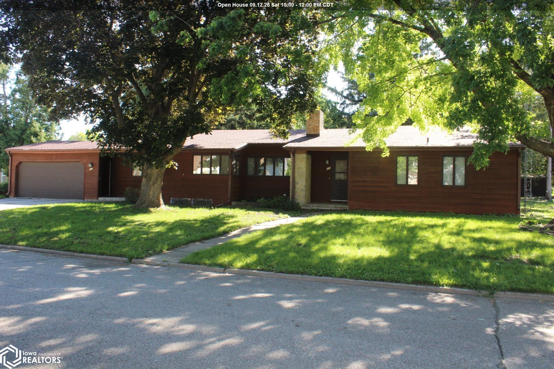 635 Center Avenue — photo