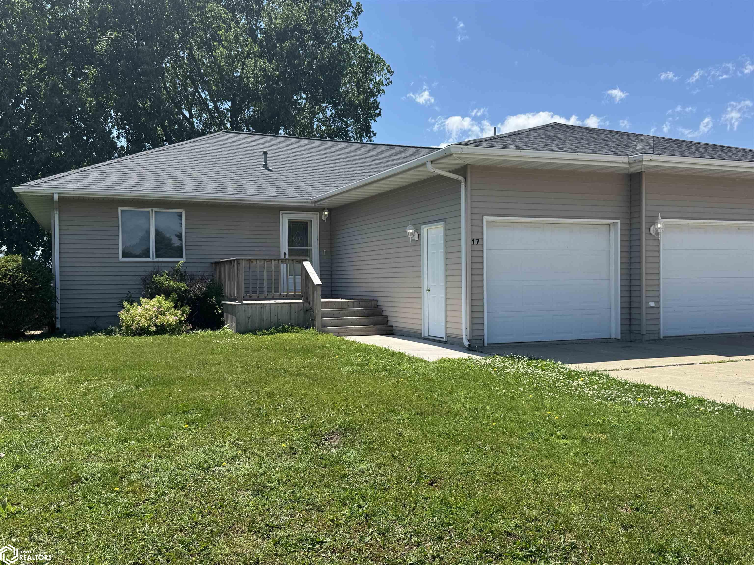 17 Plaza Drive — photo