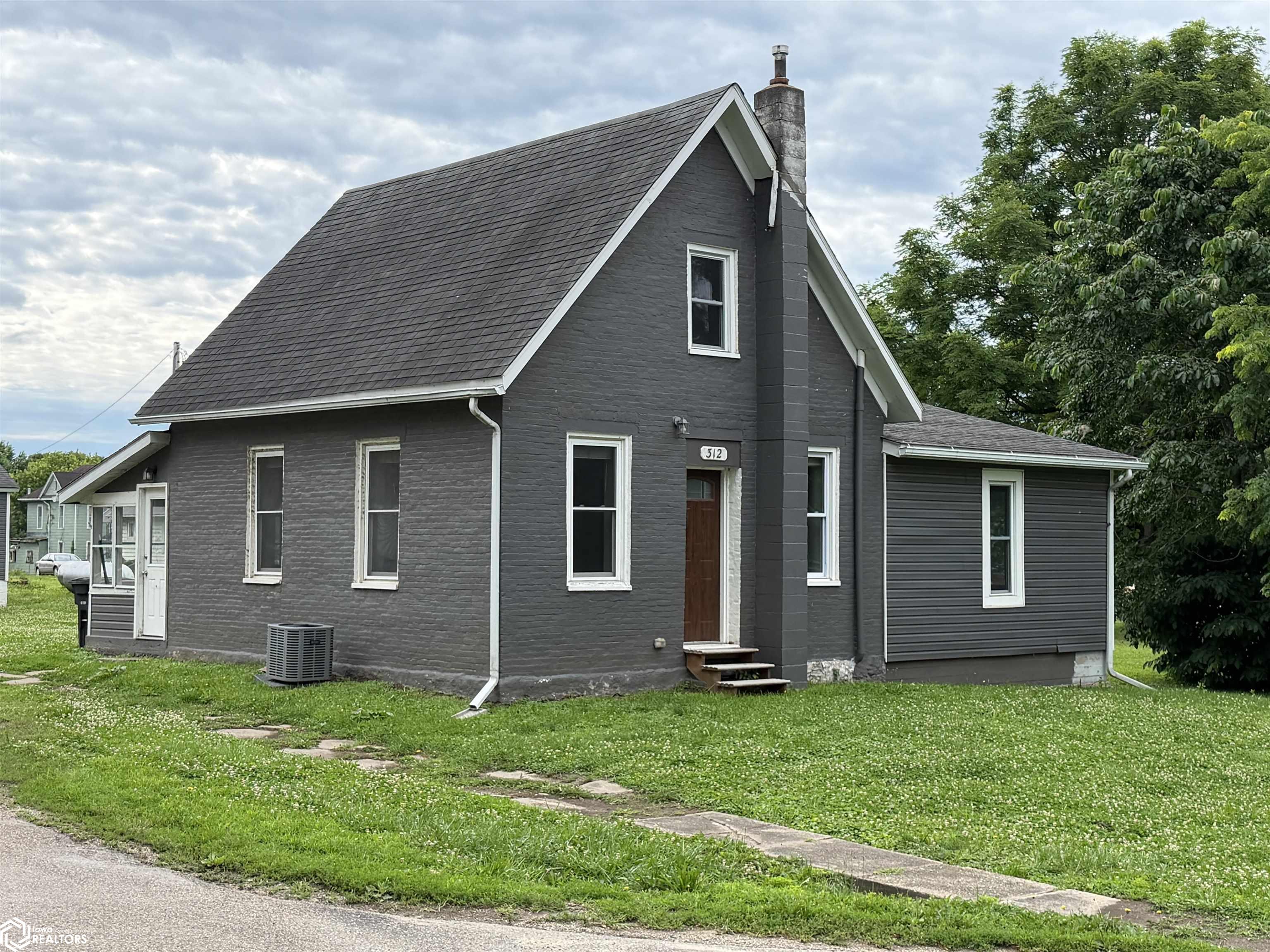 312 Main Street — photo