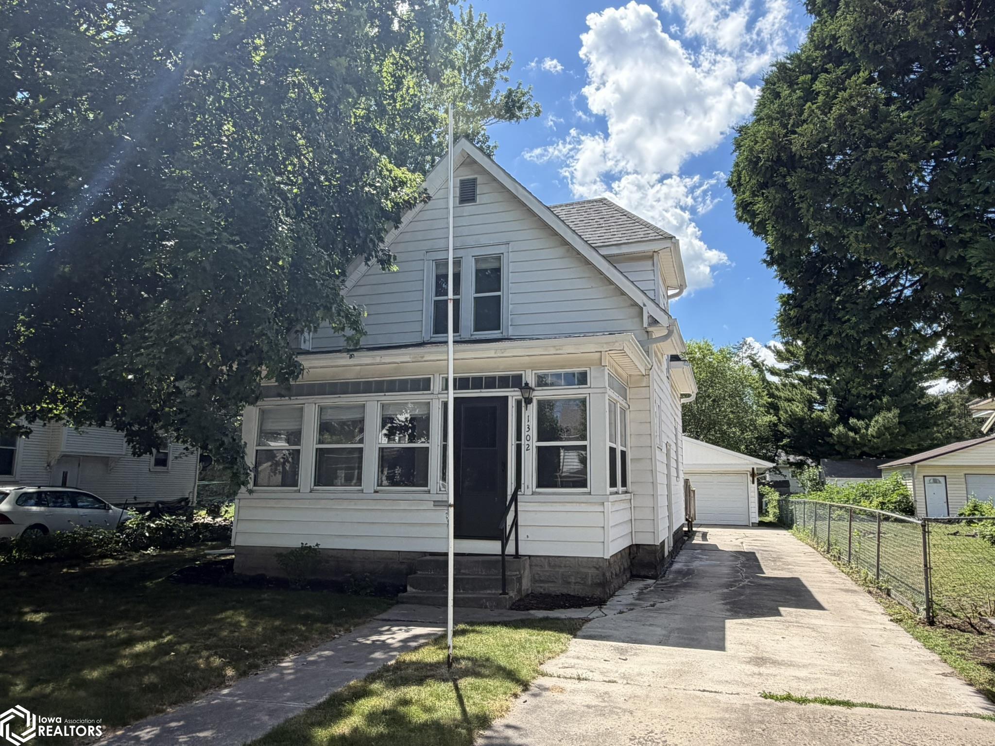 1302 N Adams — photo
