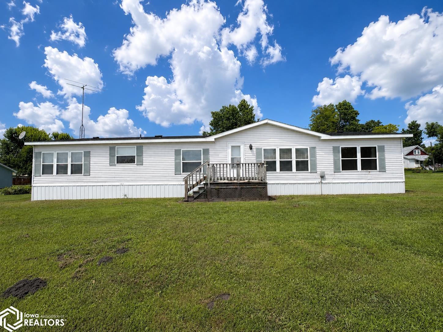 405 Varnum Street, Eldon, IA 52554 — photo 2