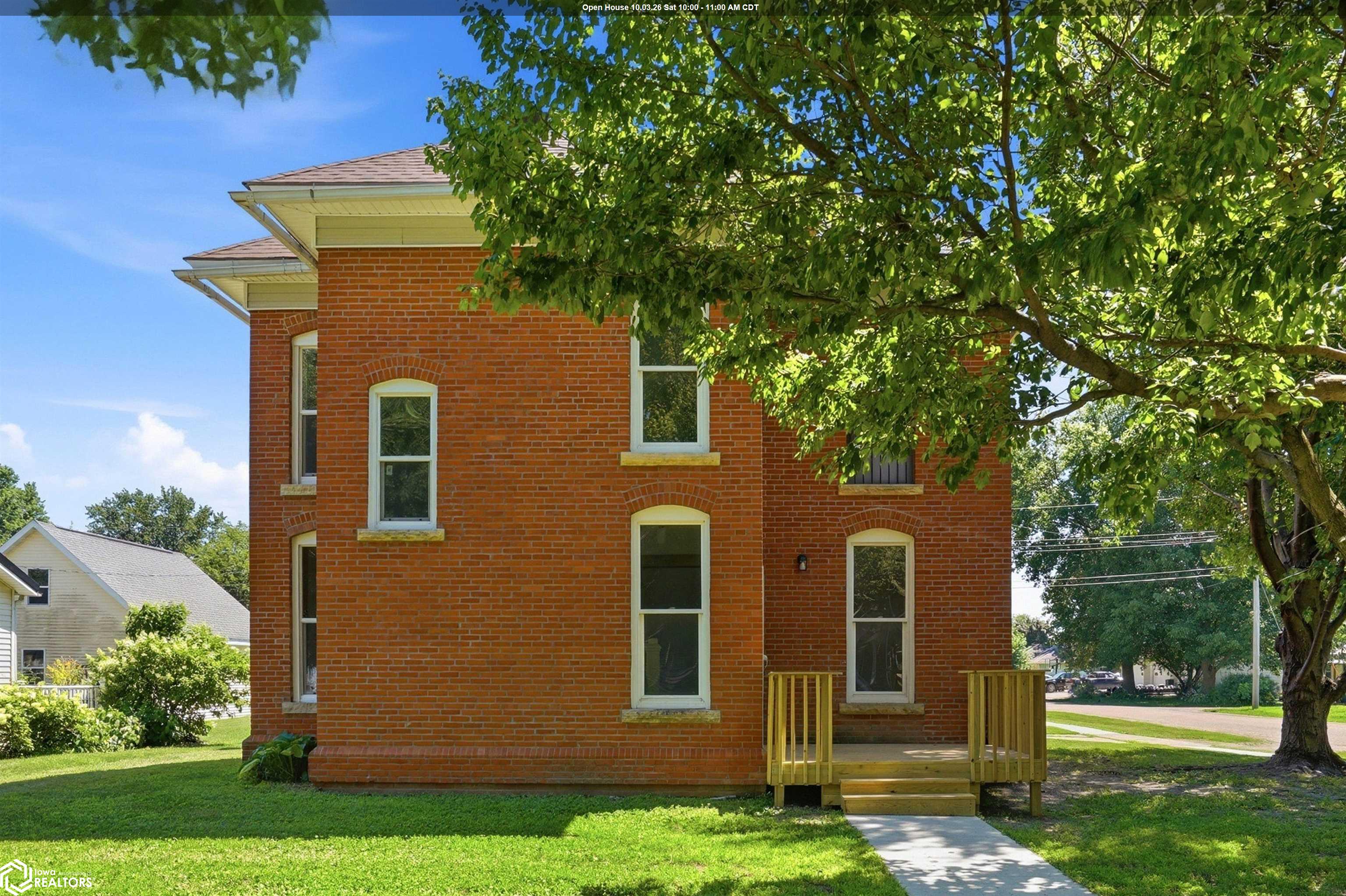 202 E Center Street — photo