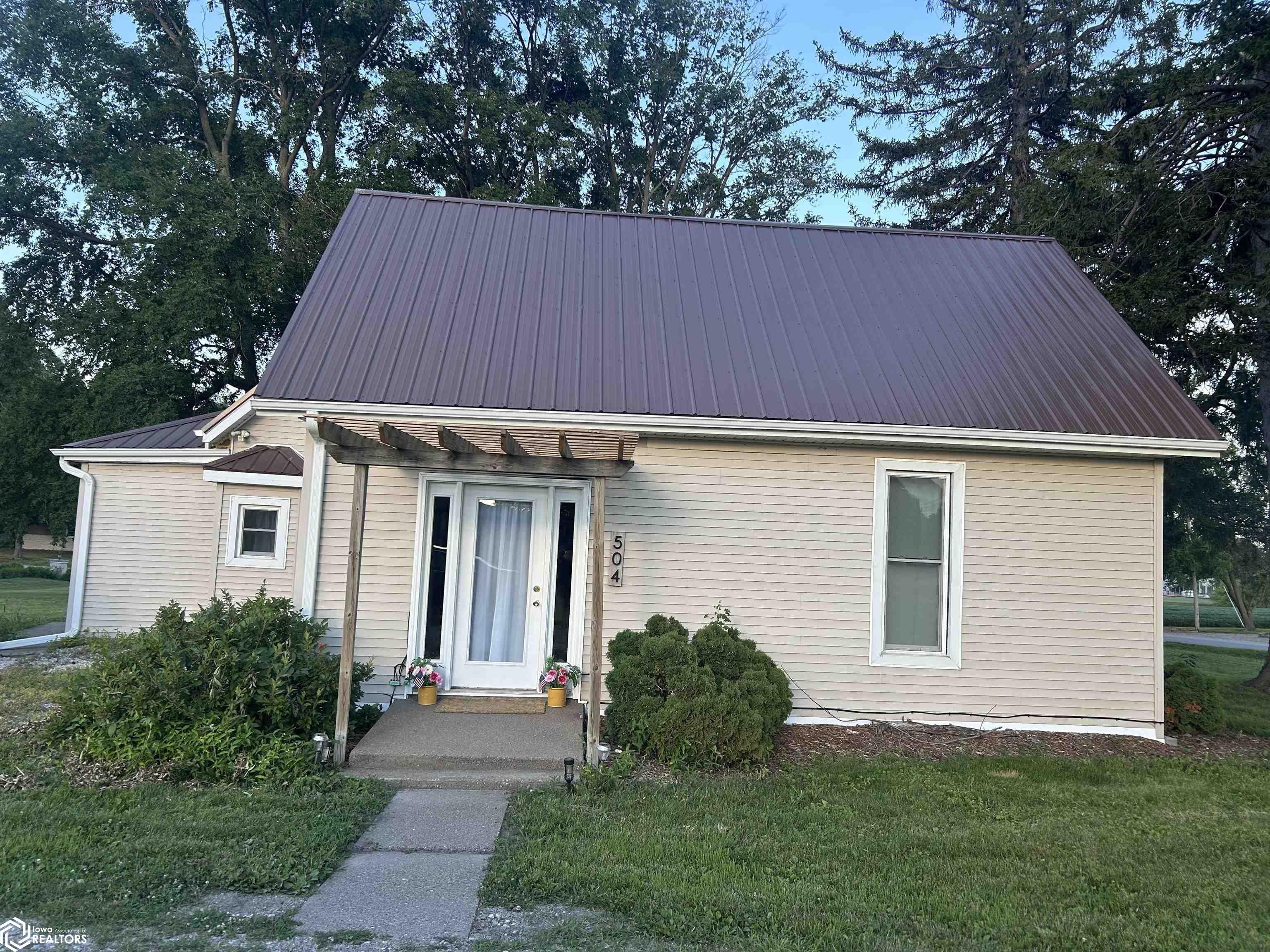 504 W Central — photo