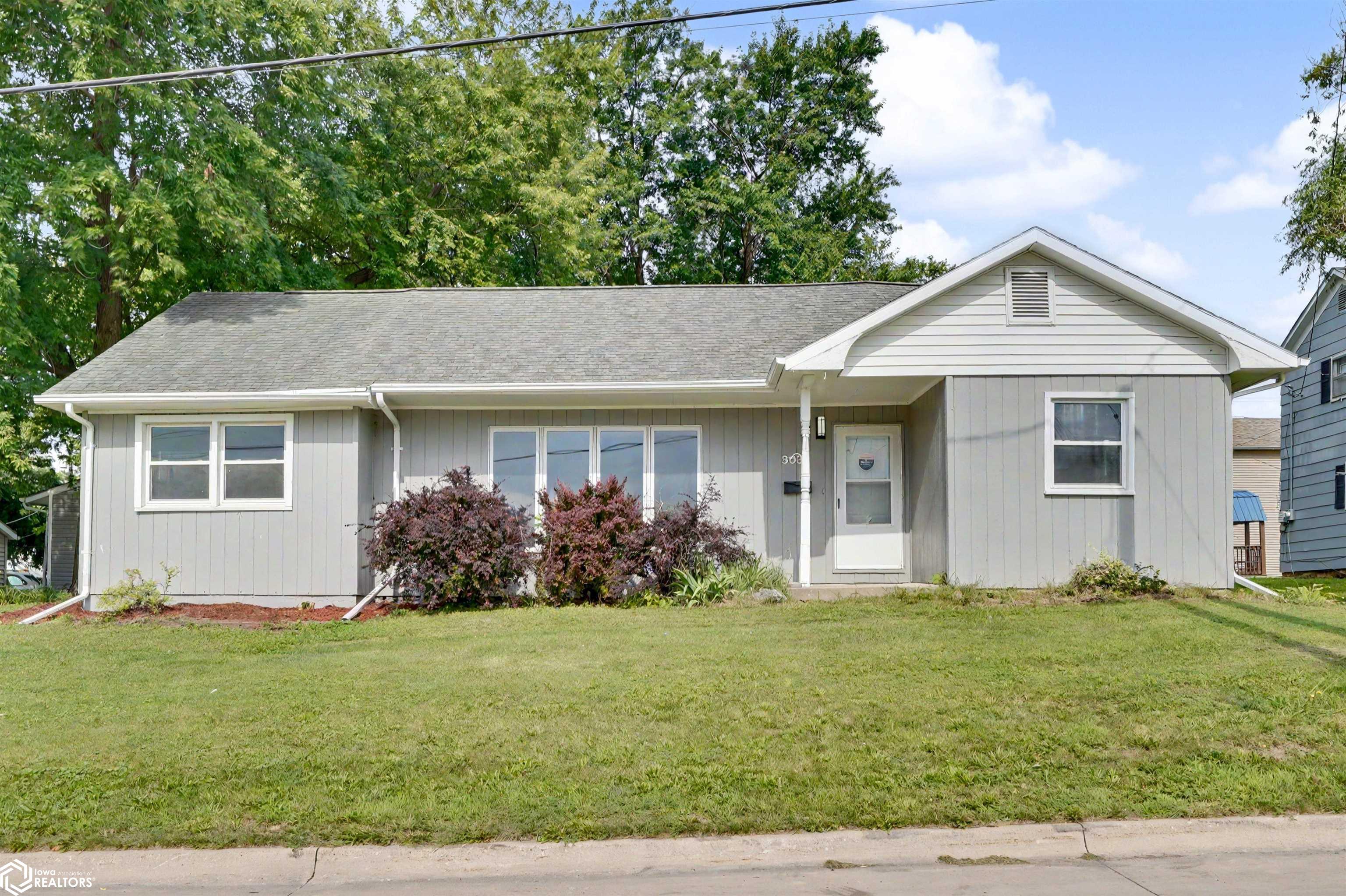 303 S Locust St. — photo