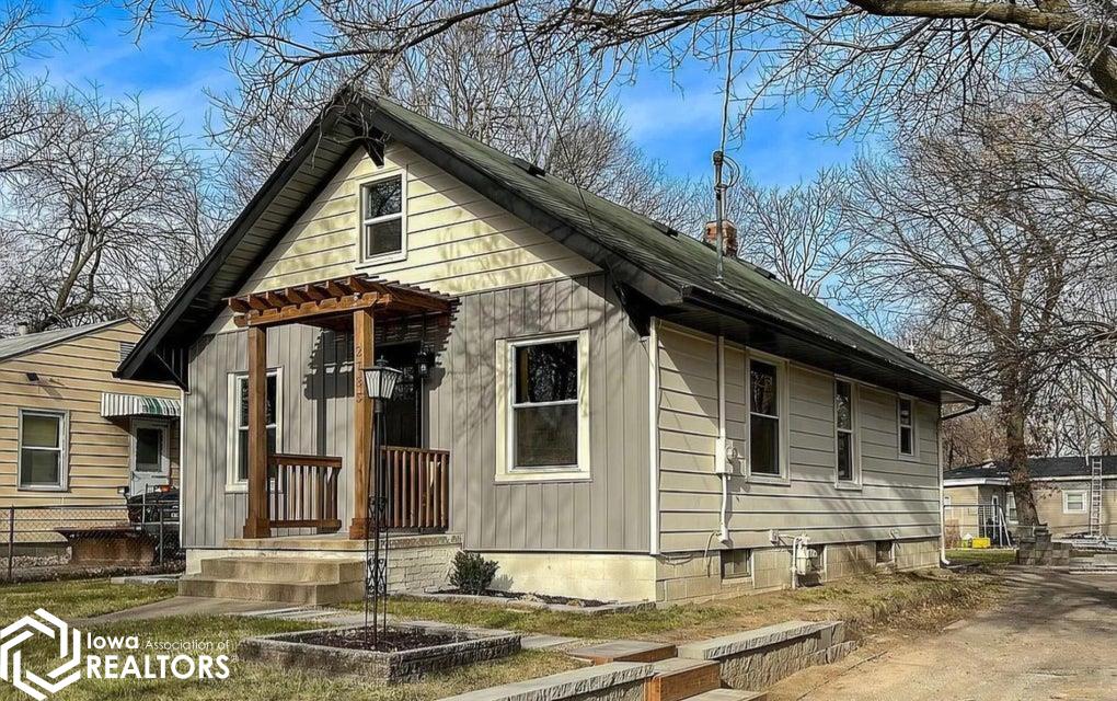 2735 Collage Avenue — photo