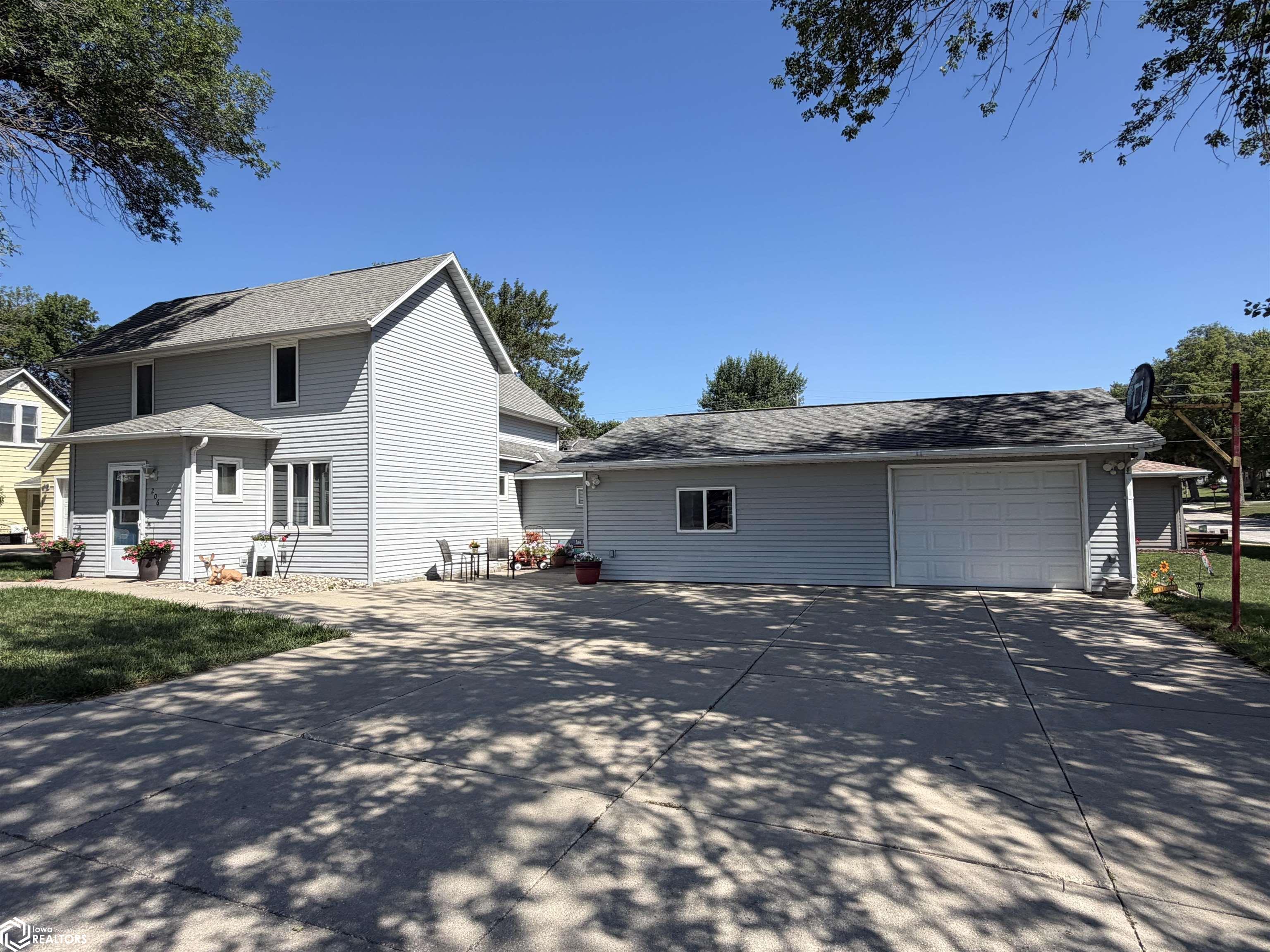 206 Dunlap Street — photo