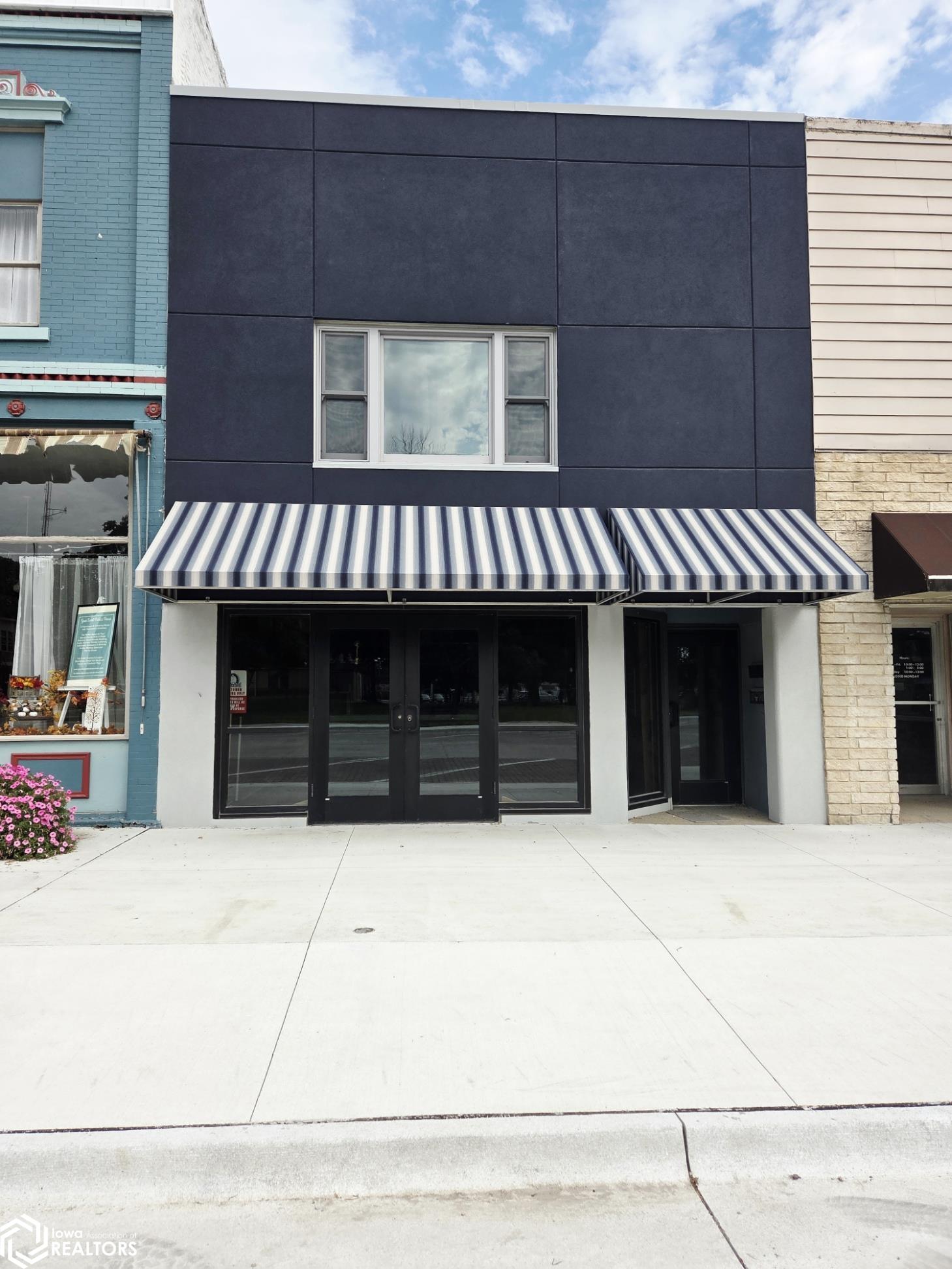 117 W Washington Street — photo