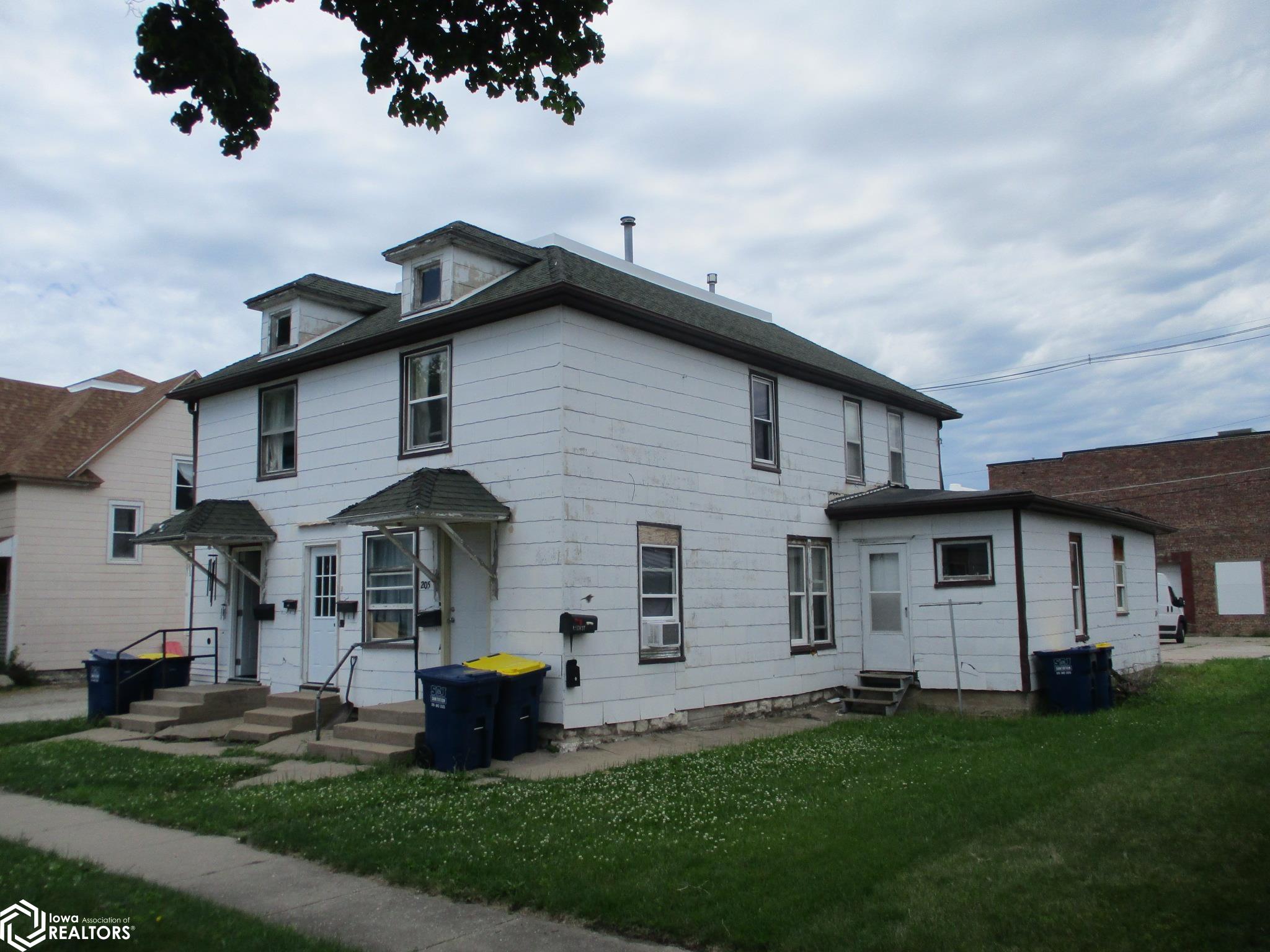 205 W 5th Street — photo