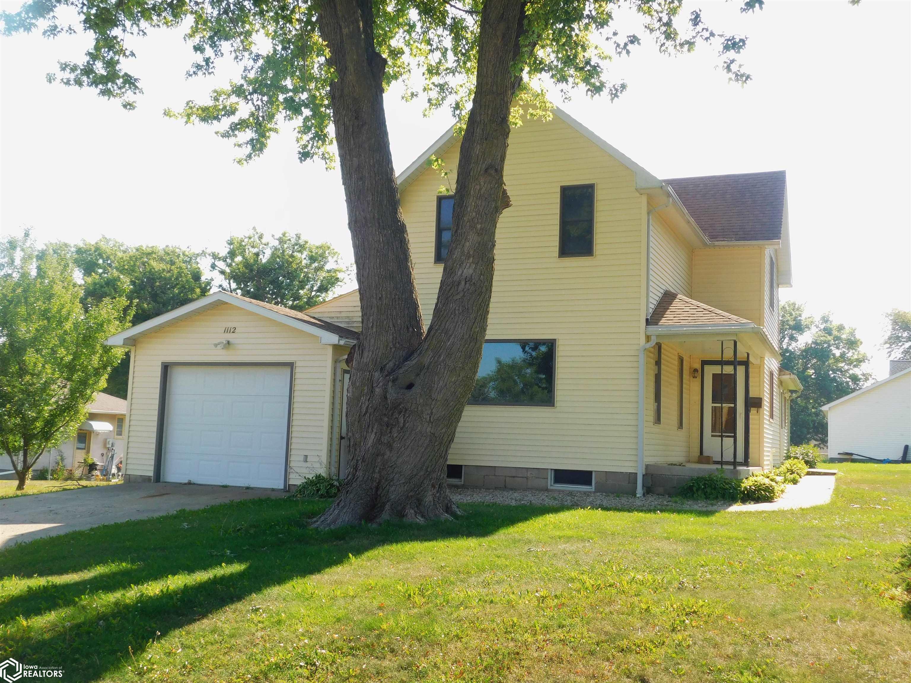 1112 Elm Street — photo