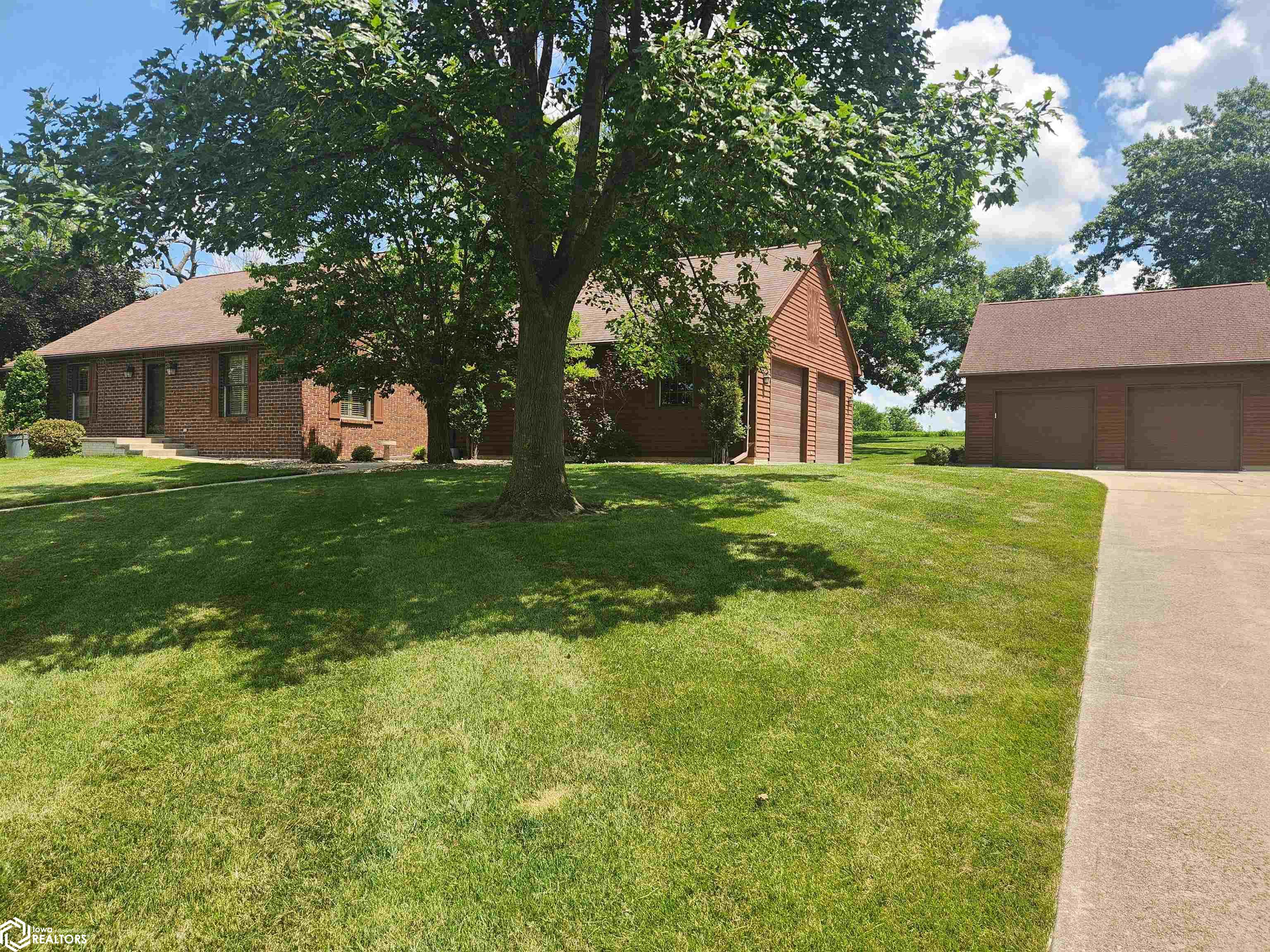 1022 Oakland Drive — photo