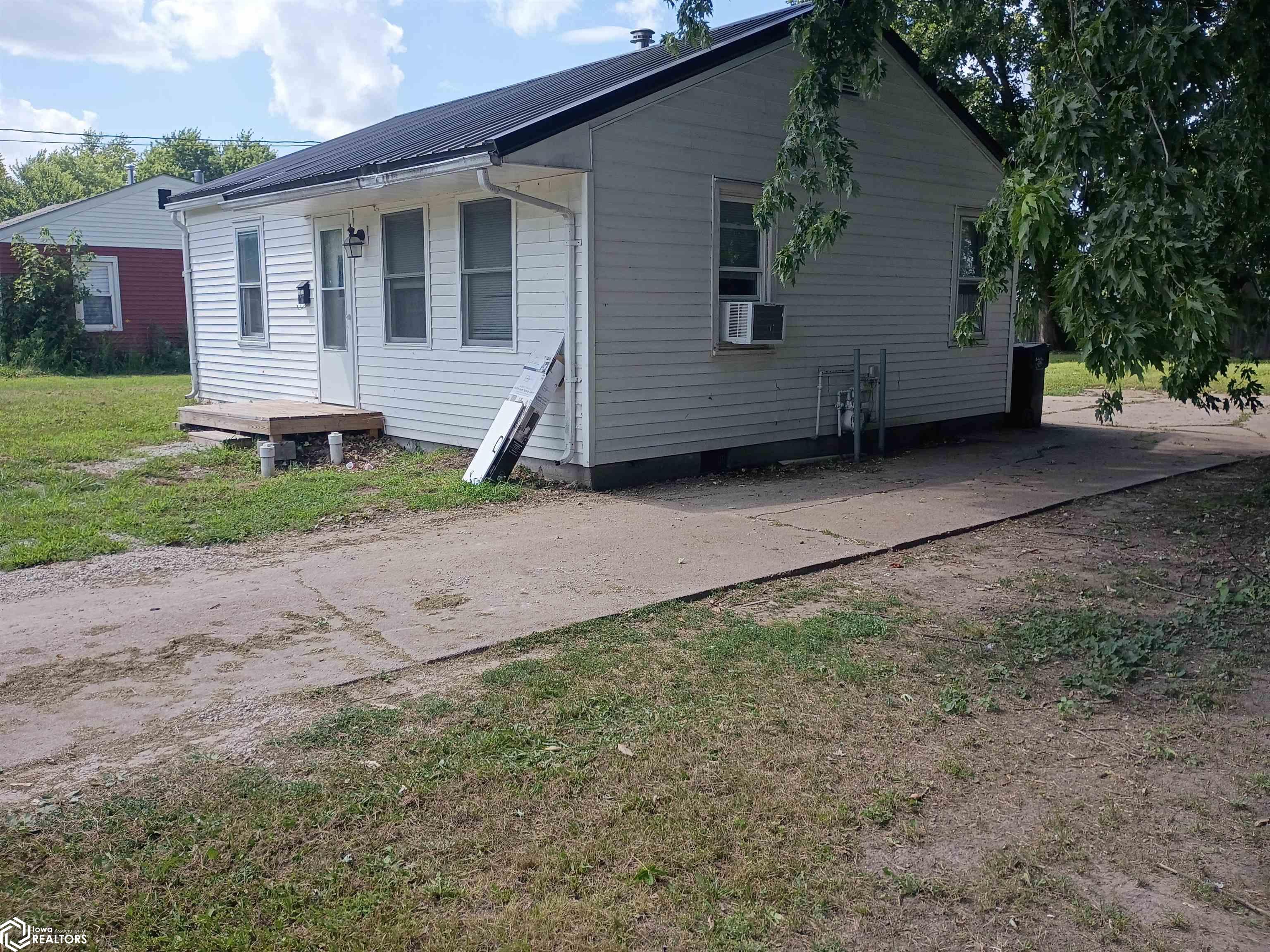 1421 Swanson — photo
