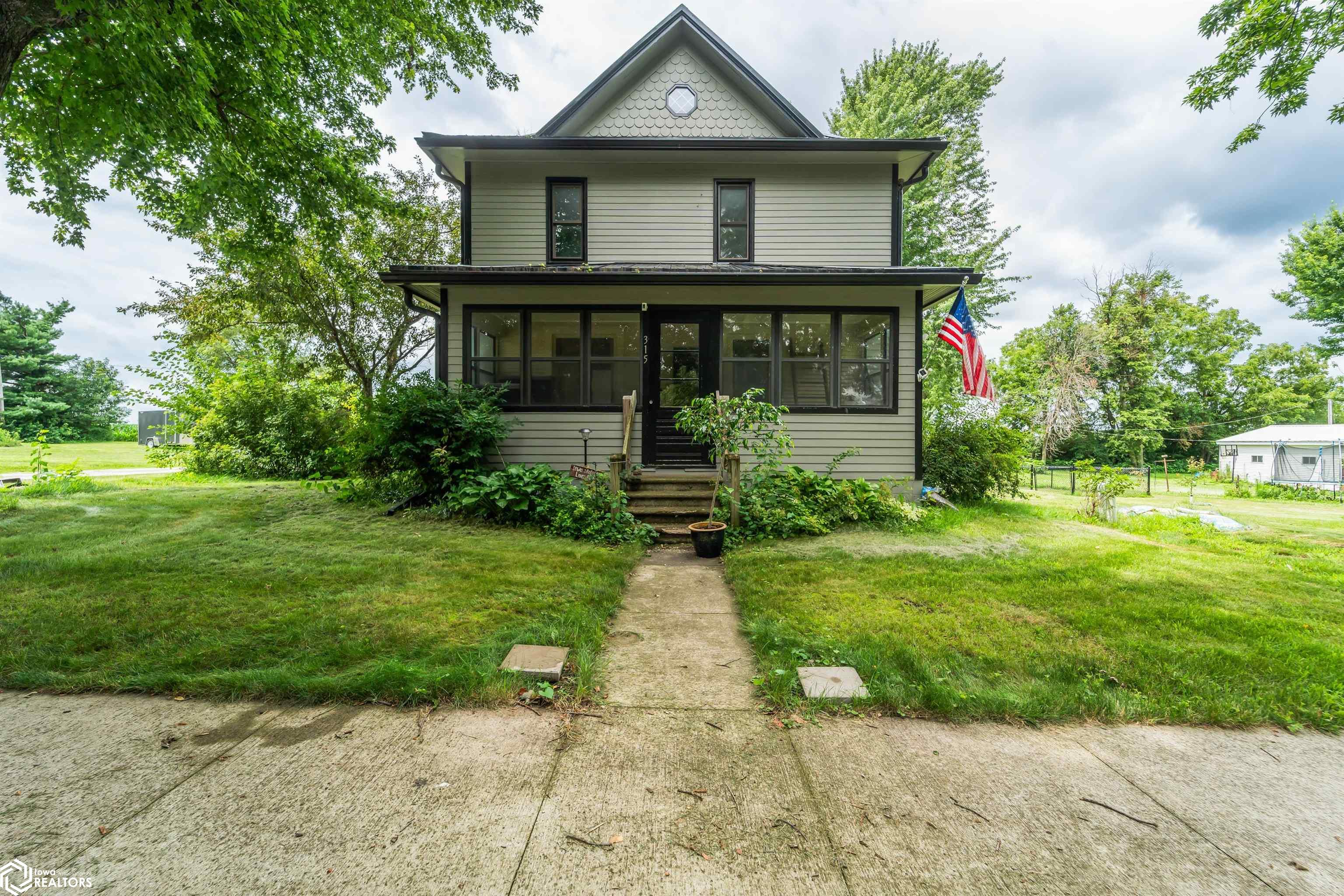 315 S Pine Street — photo