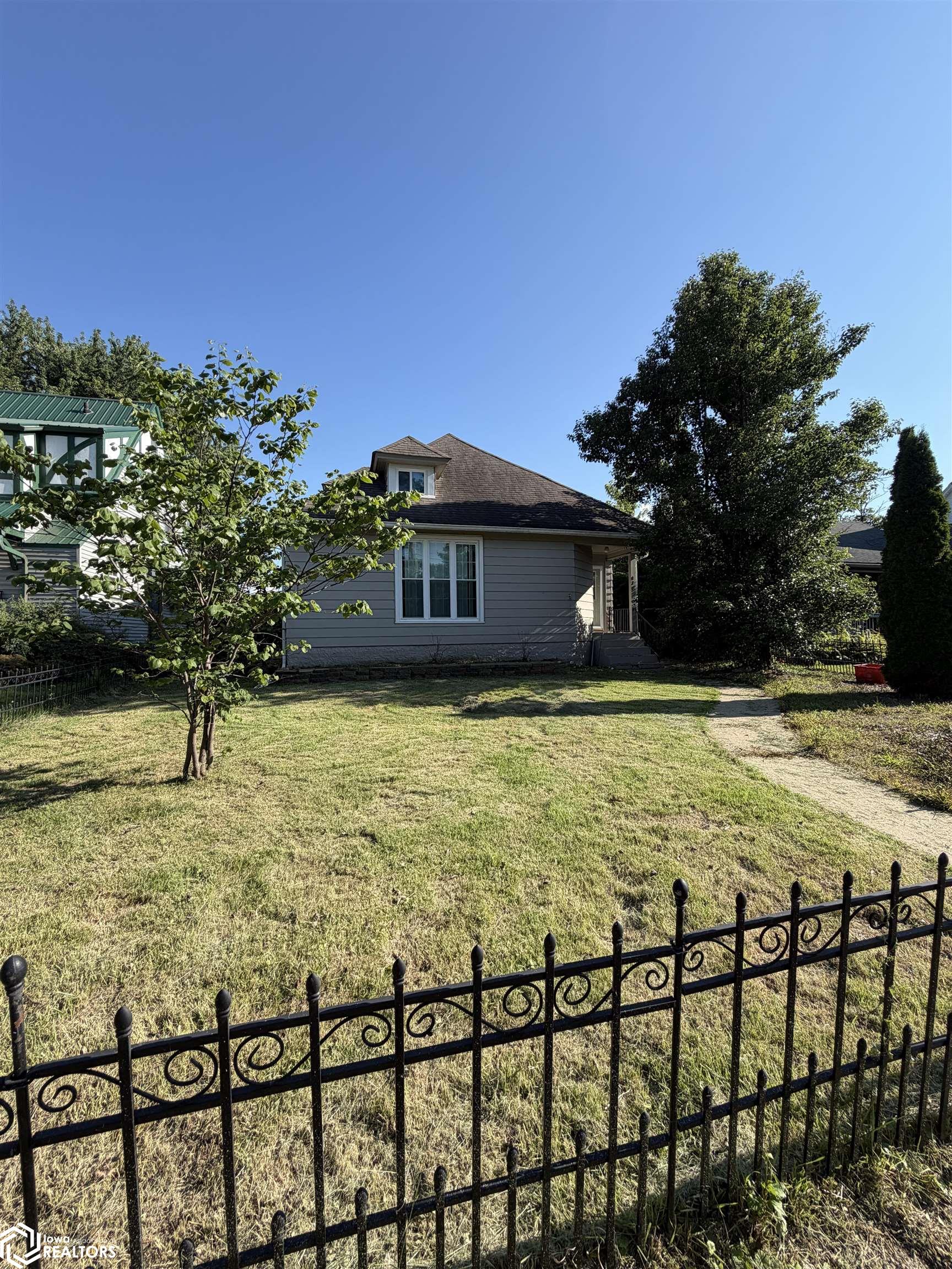176 E Alta Vista Avenue — photo