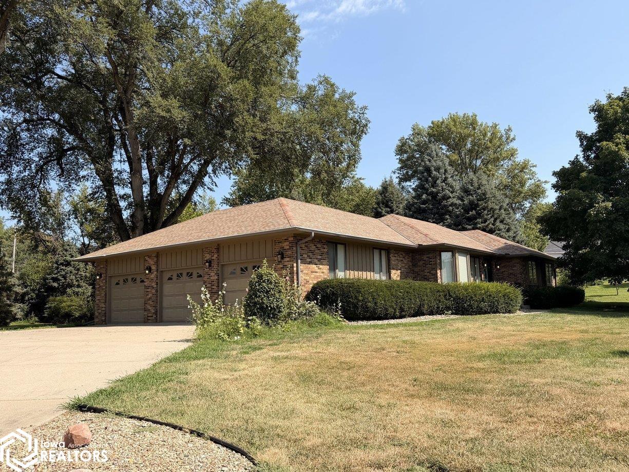 102 Sleepy Hollow Drive — photo