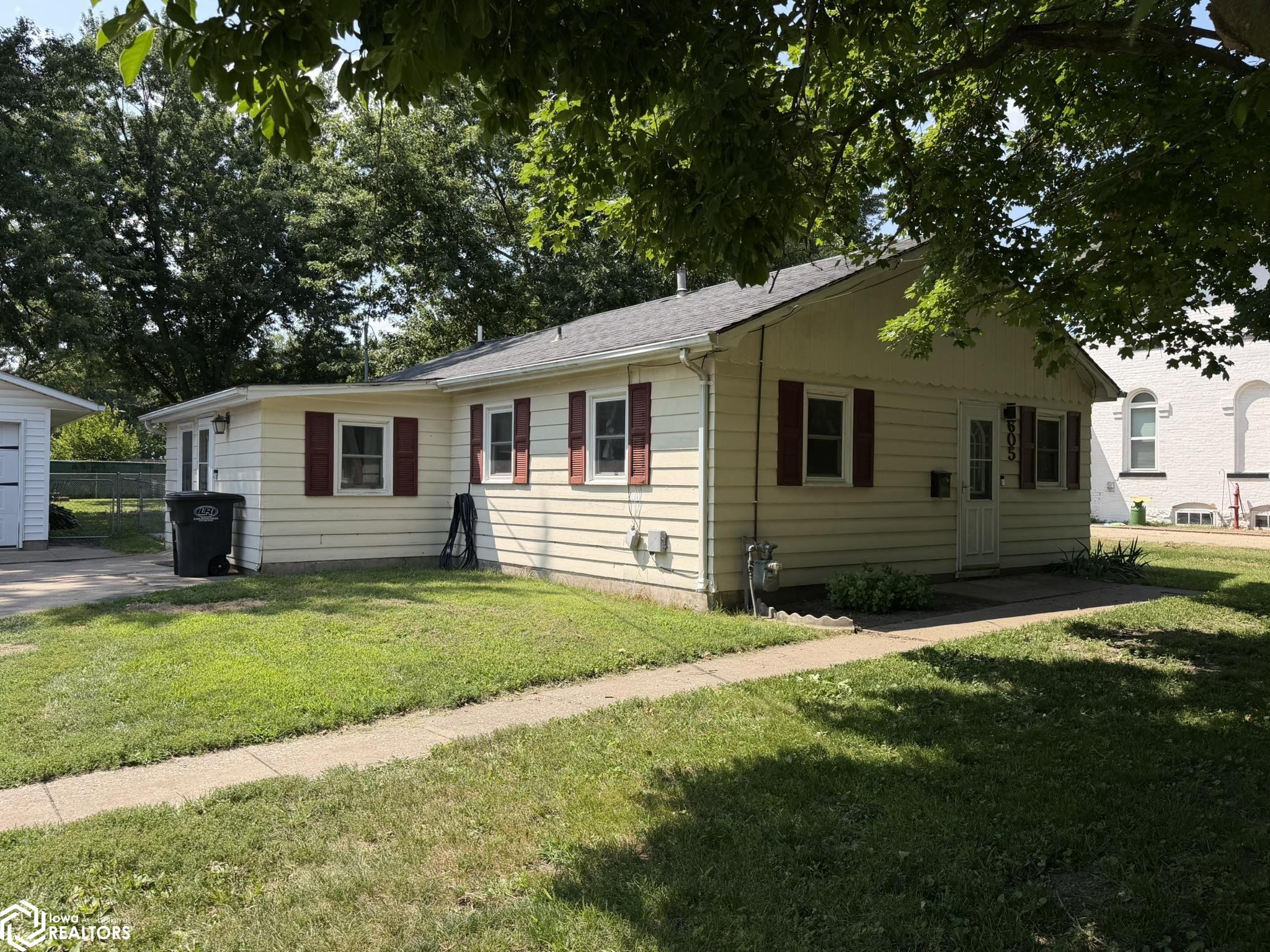 605 S Walnut Street — photo