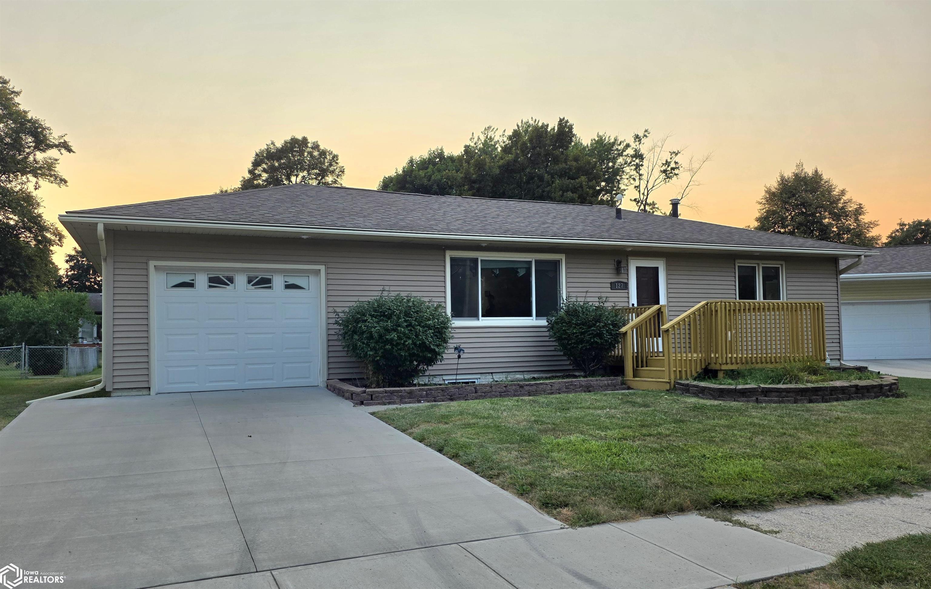 127 Parkview Drive — photo