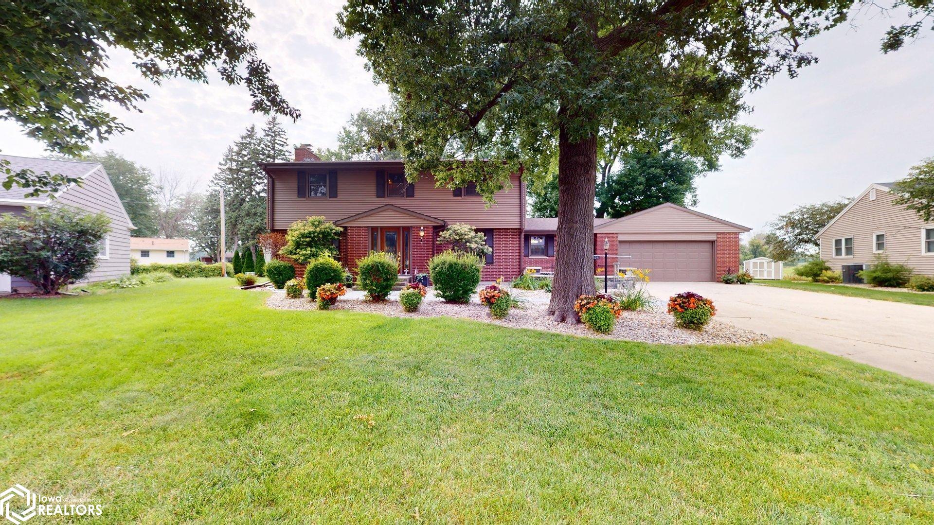 225 Parkridge Drive — photo