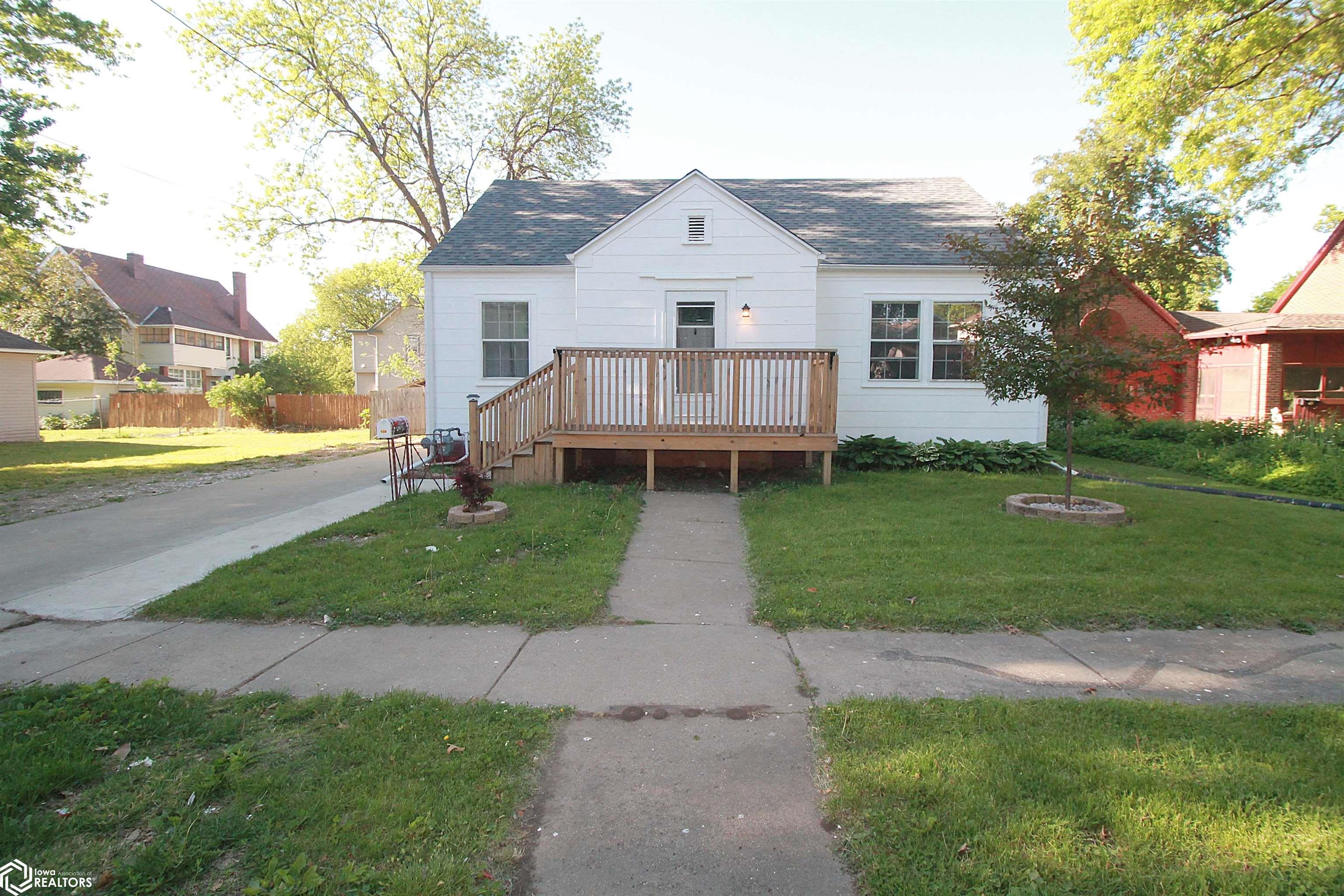 109 E State Street — photo