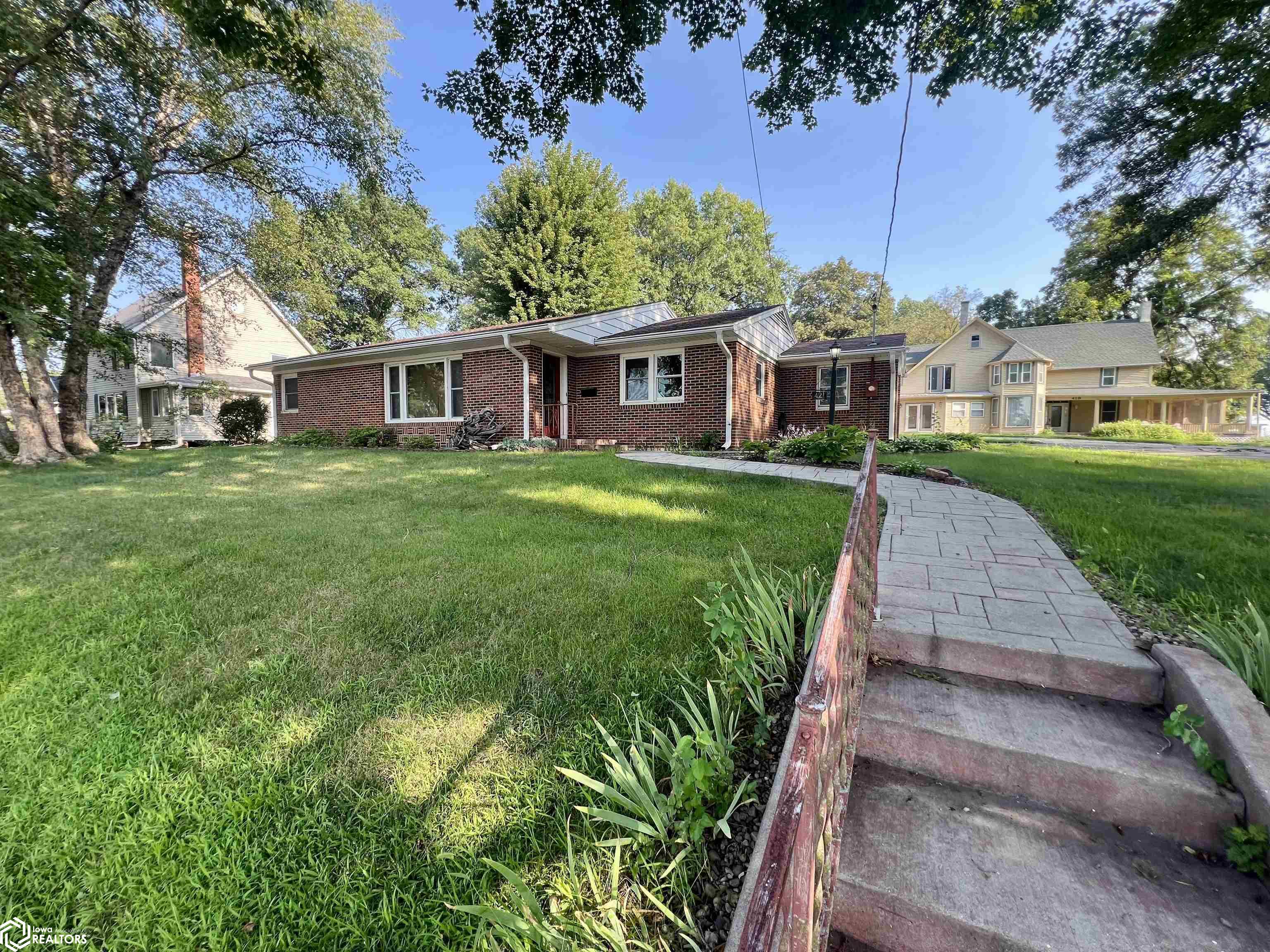 421 W Lincoln Street — photo