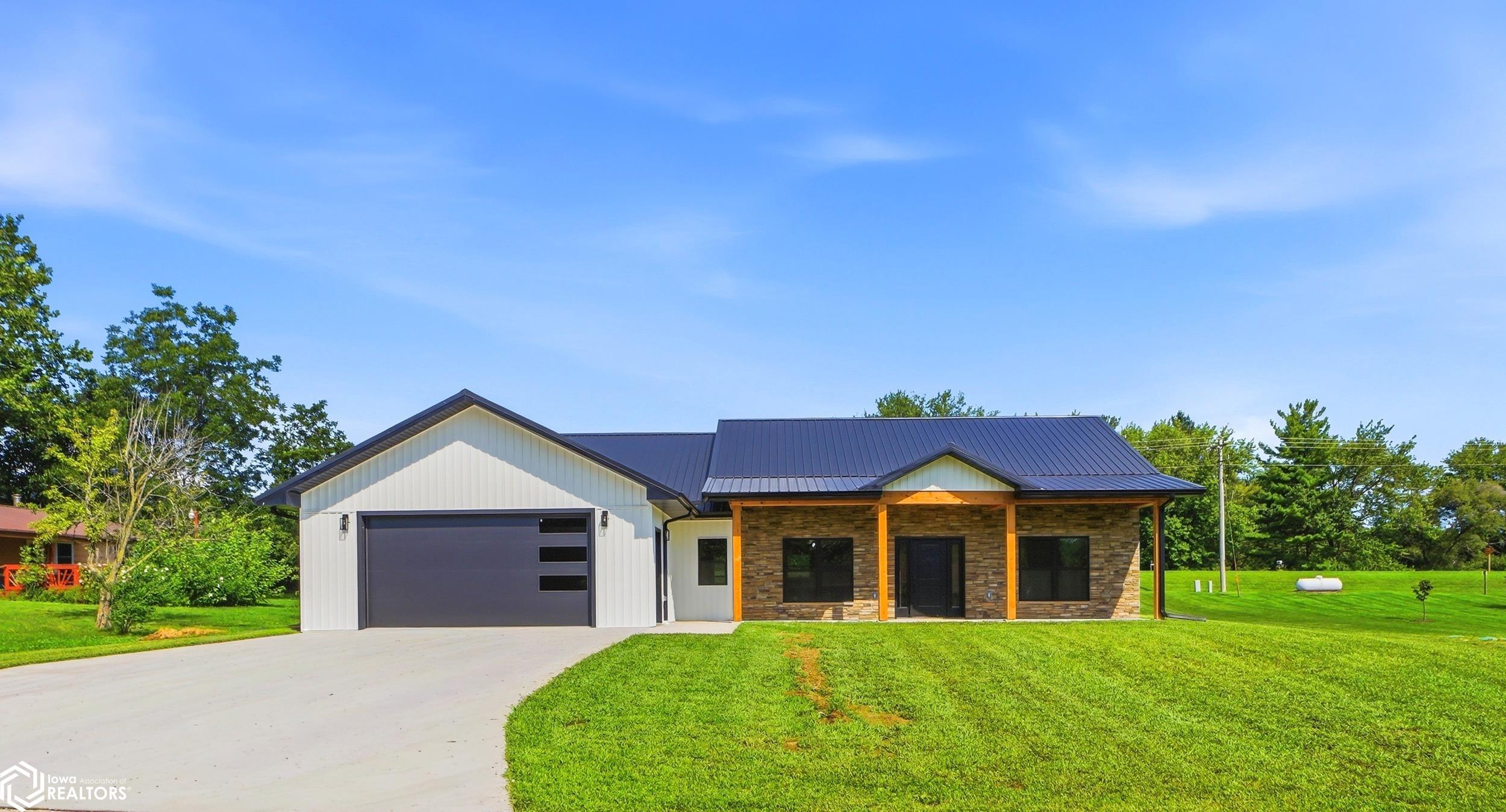 1727 Hilltop Rd — photo