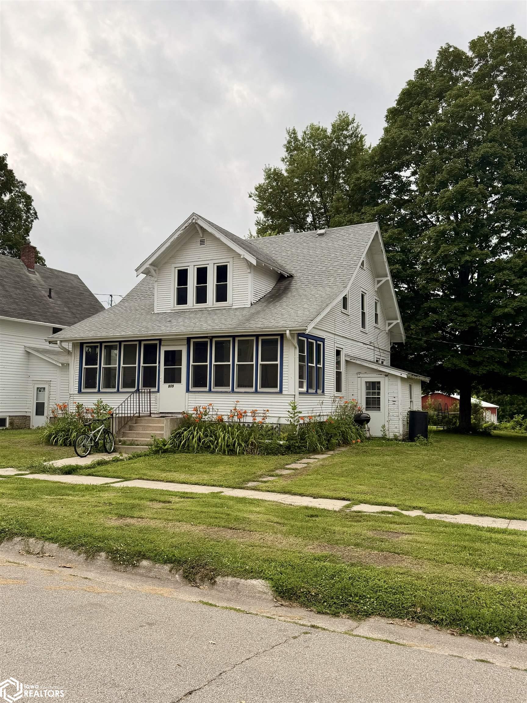 809 N 9th Street — photo