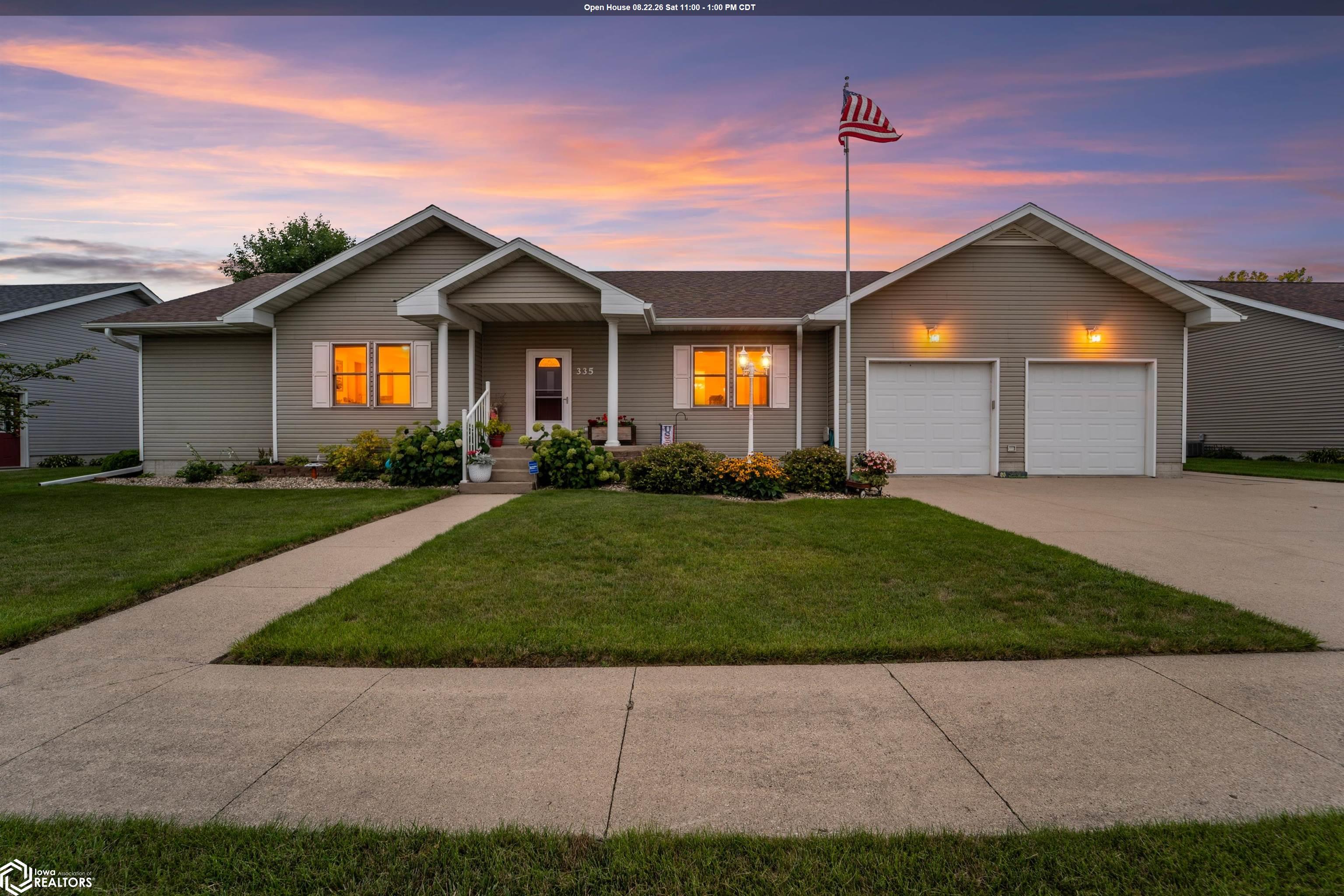 335 W Henschen Street — photo