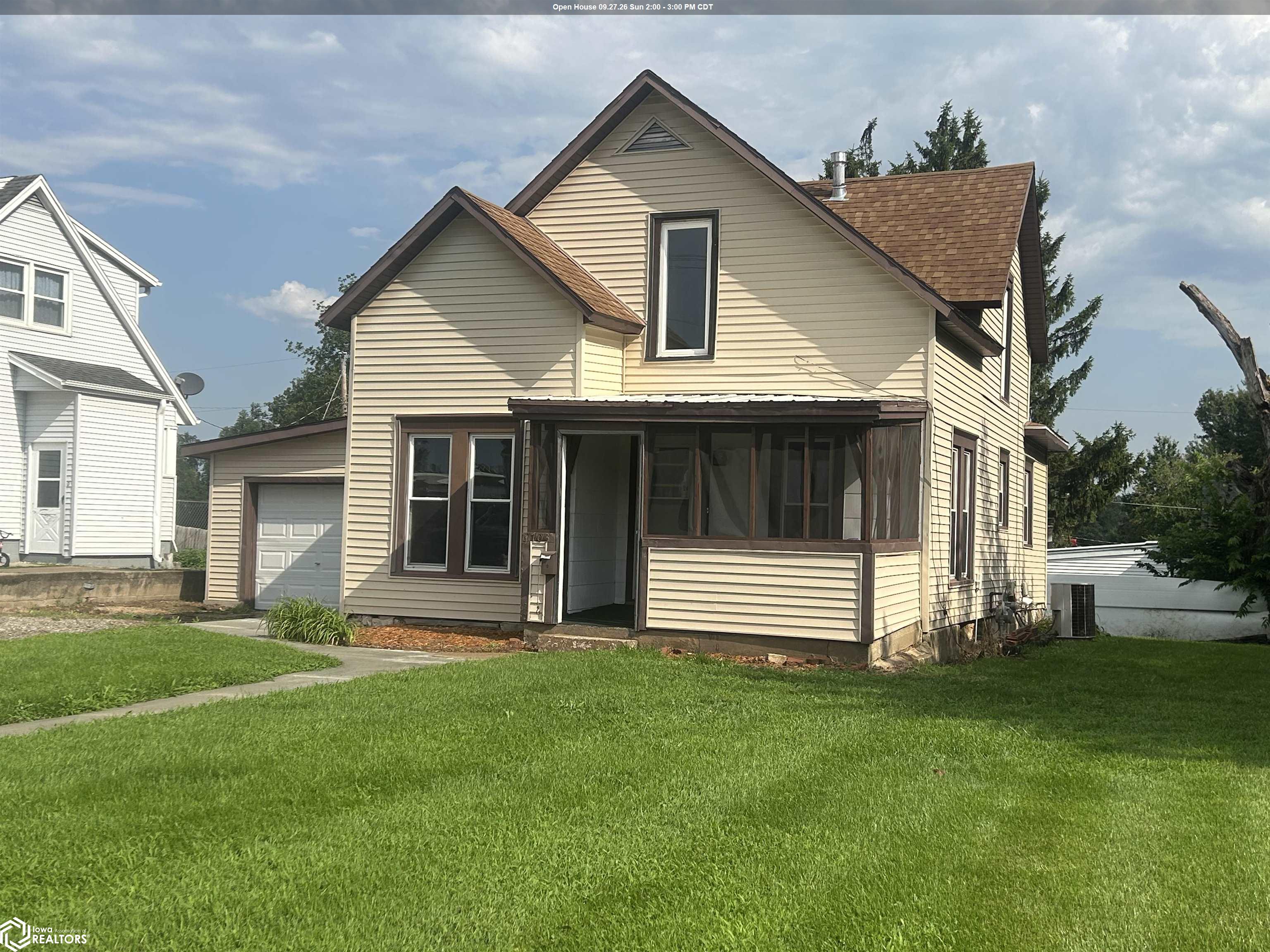 1703 Summit Street — photo