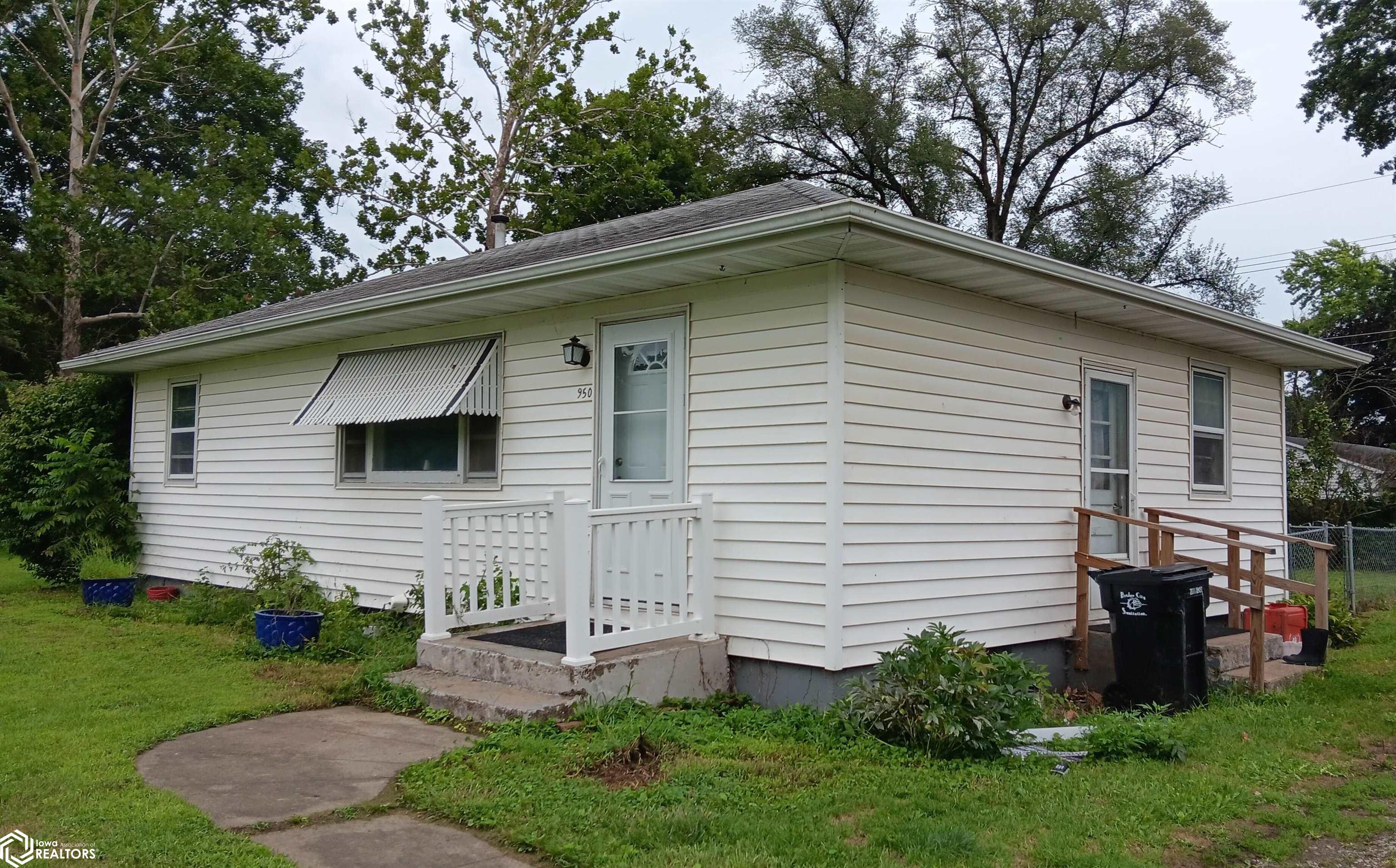 950 Lillian Street — photo