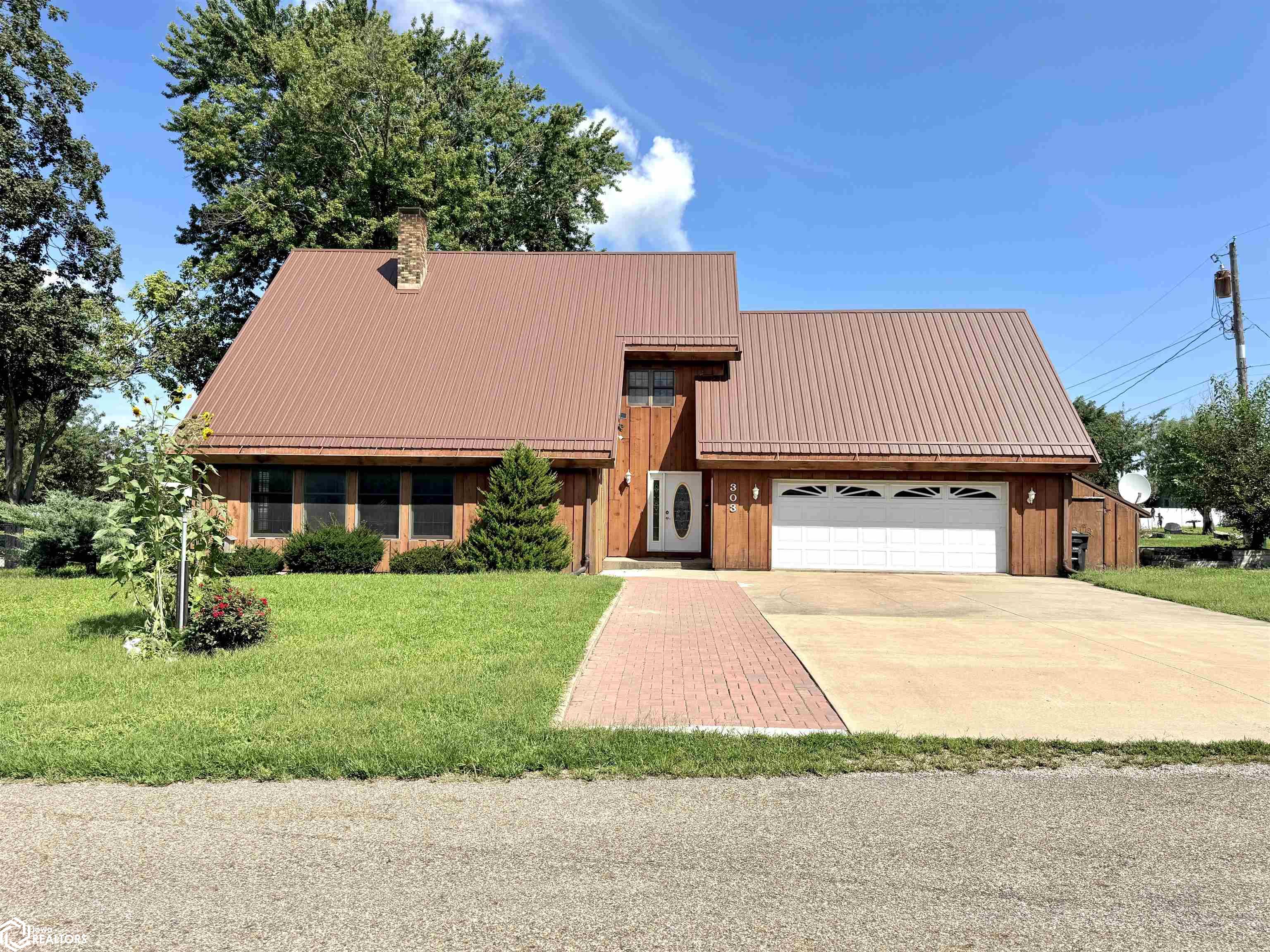 303 E MC Kinley St. — photo