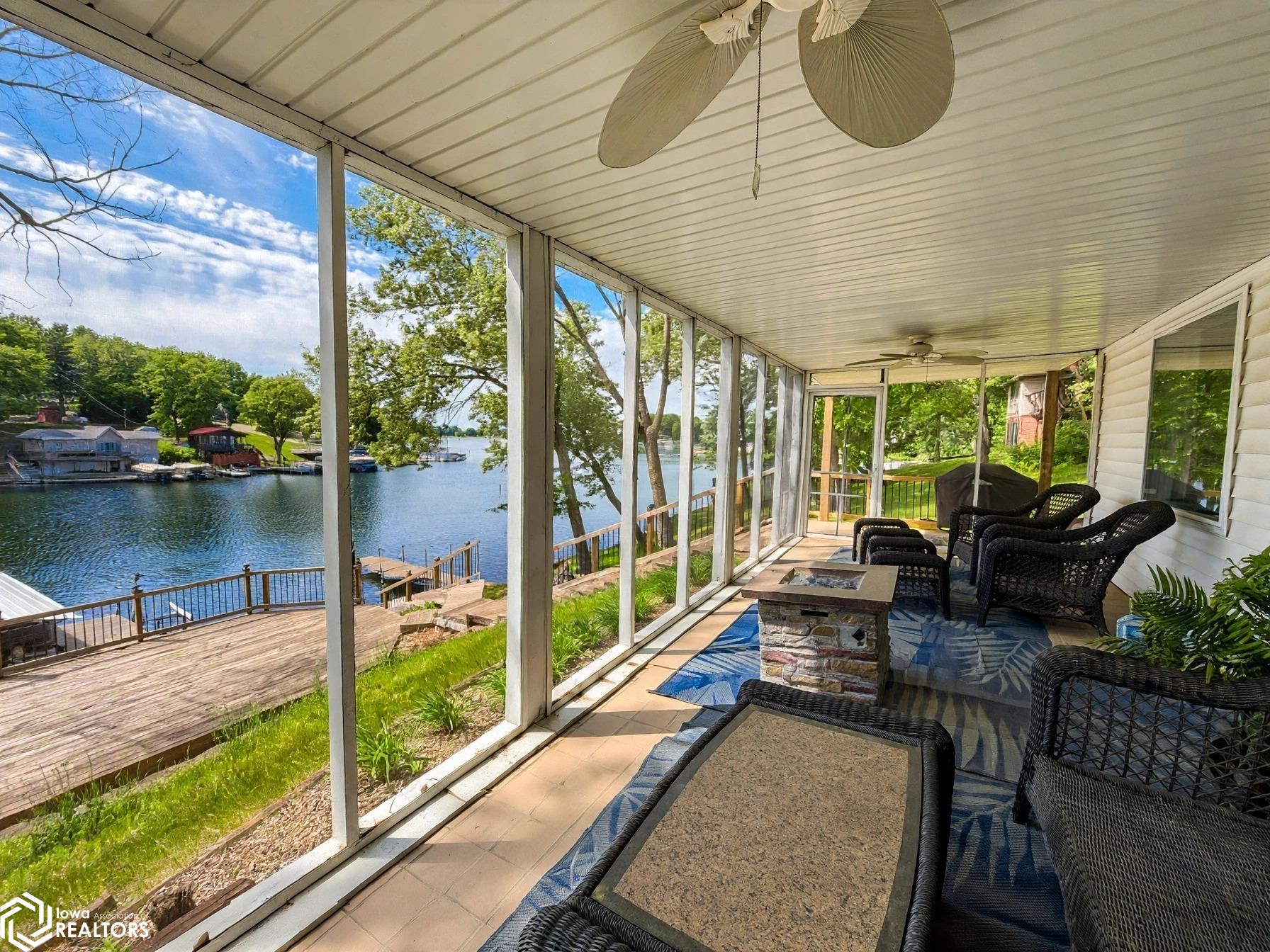 3011 E Lakeshore Drive — photo
