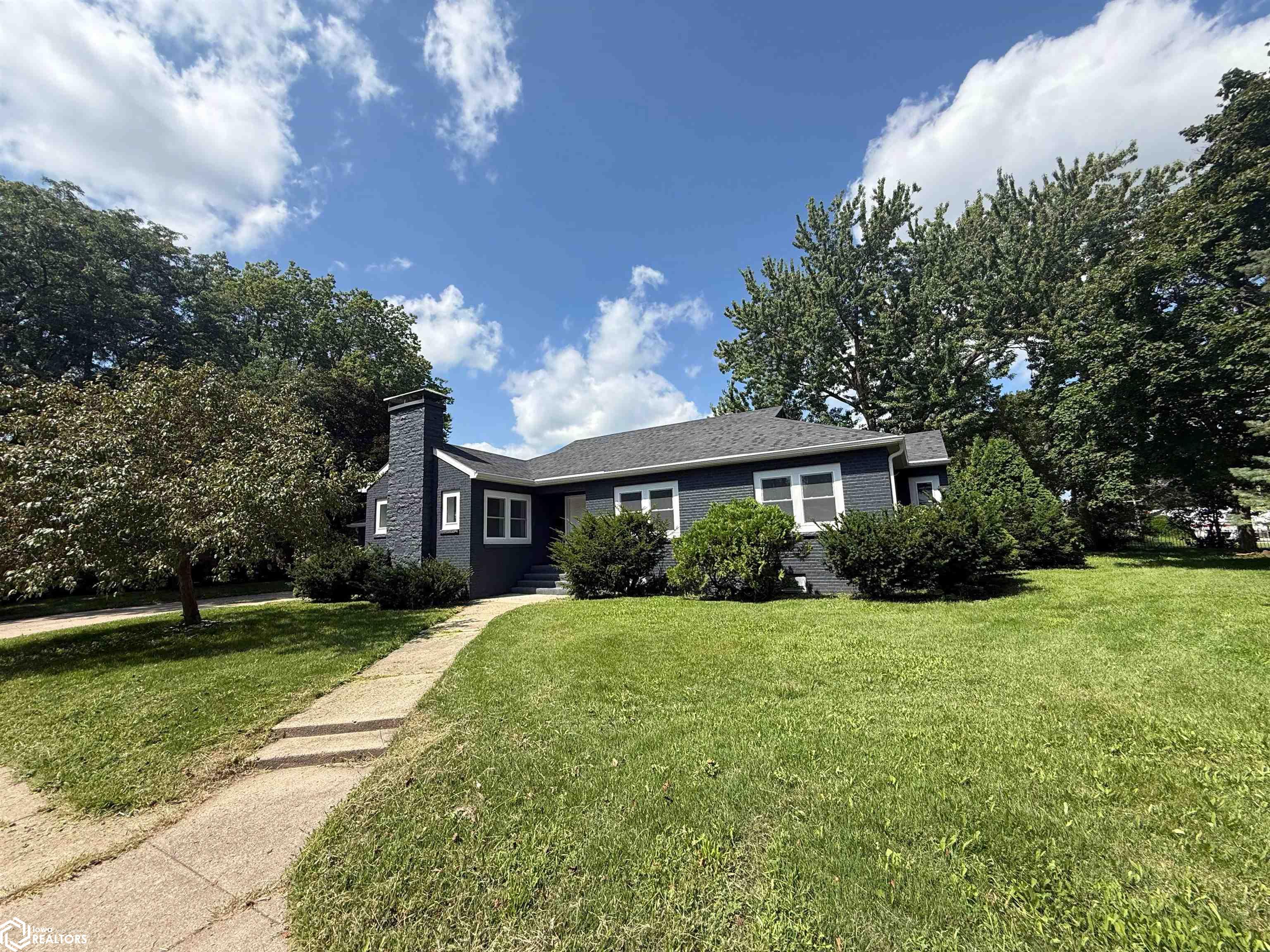 300 Edgewood Avenue — photo