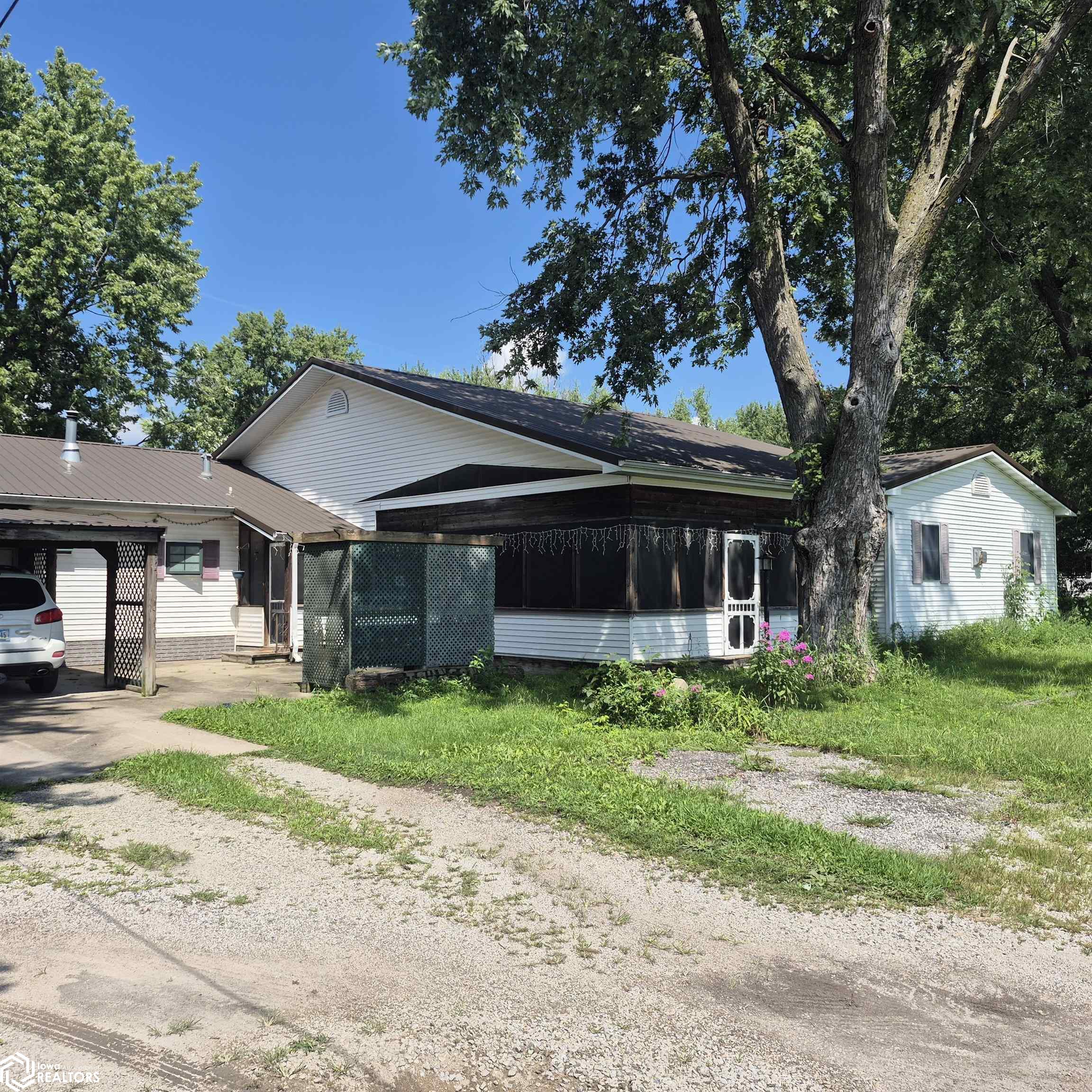 303 E Walnut, Eldon, IA 52554 — photo 3