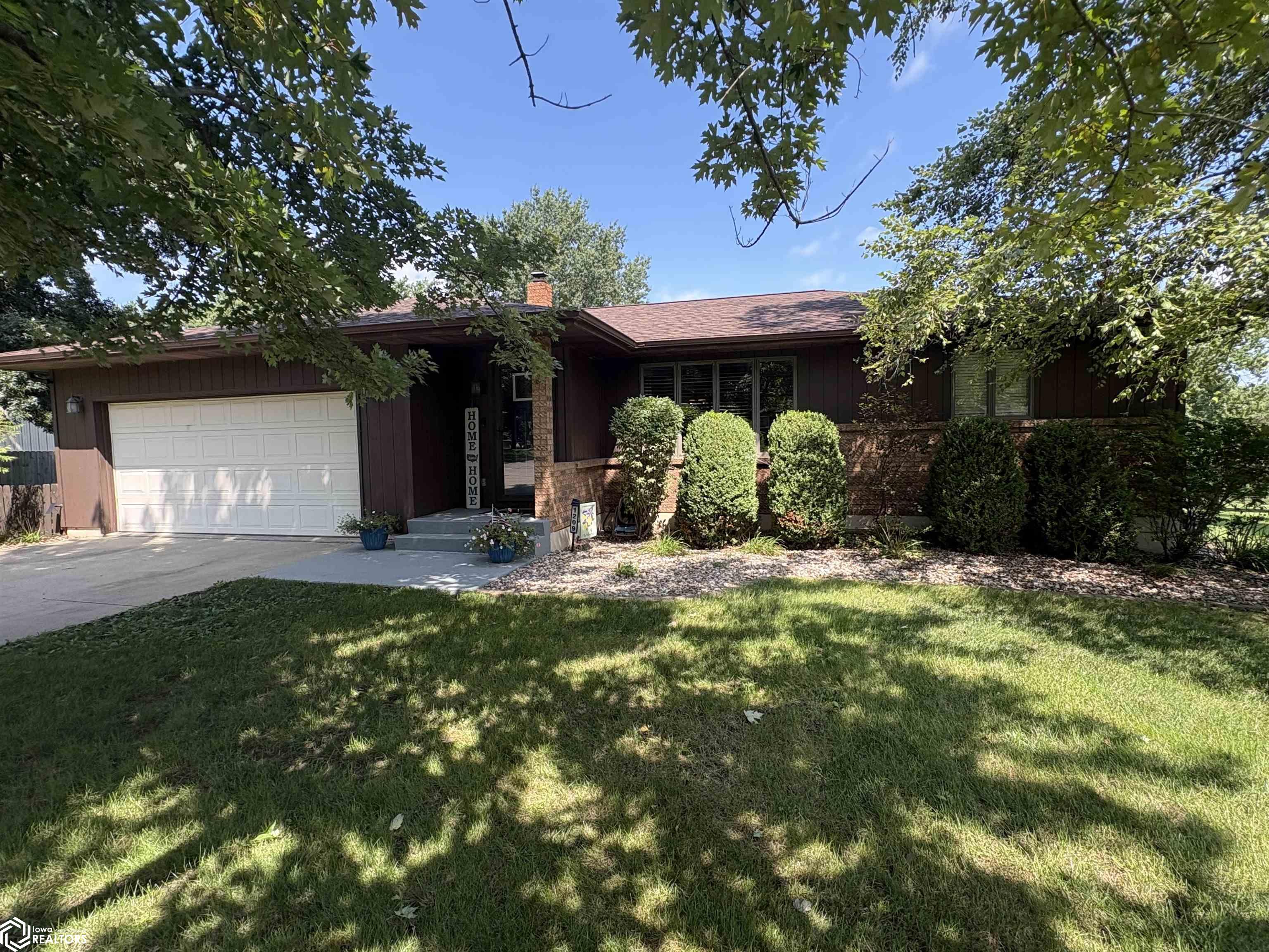 1209 E Grant Street — photo