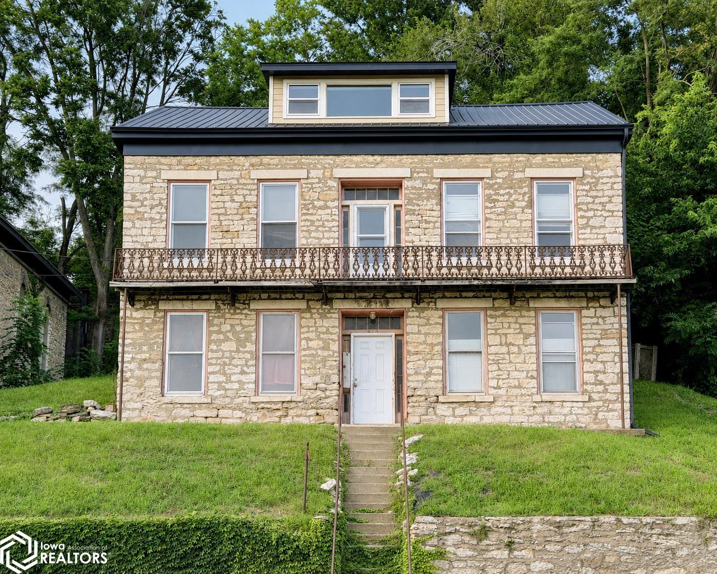 612 Washington Street — photo