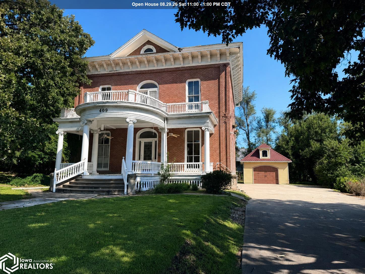 409 E Washington Street — photo