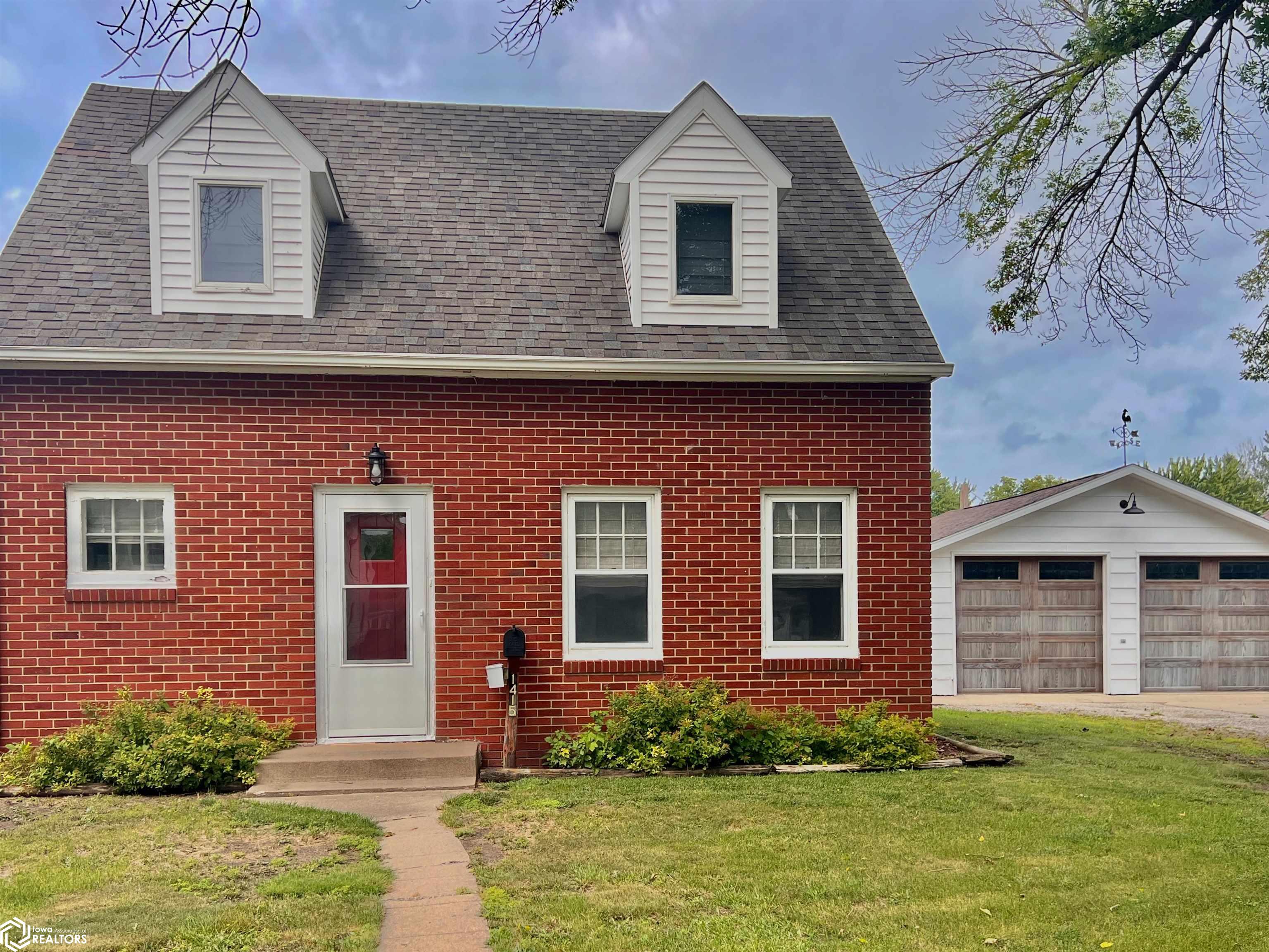 1415 E State Street — photo