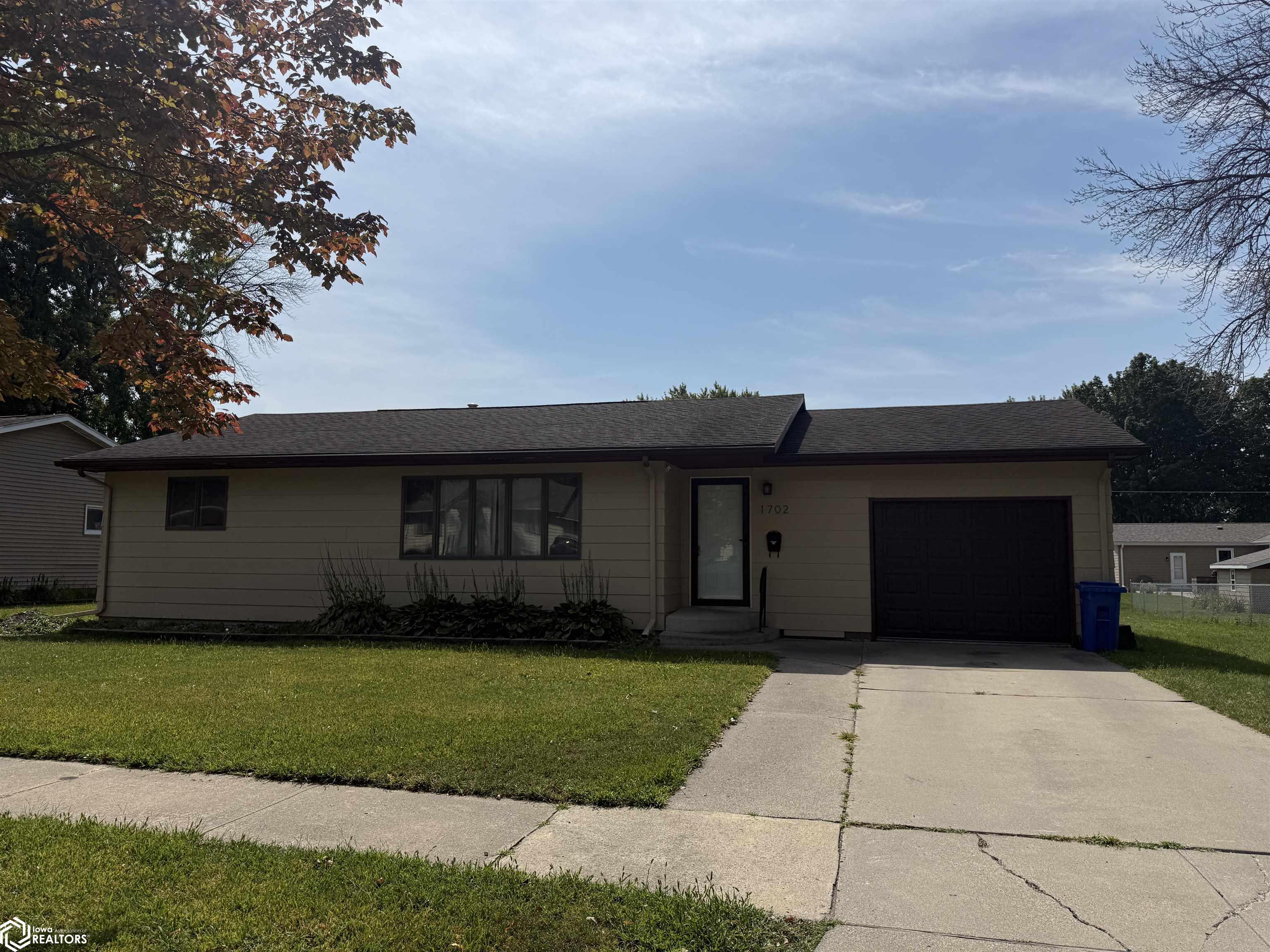 1702 E Elm Street — photo