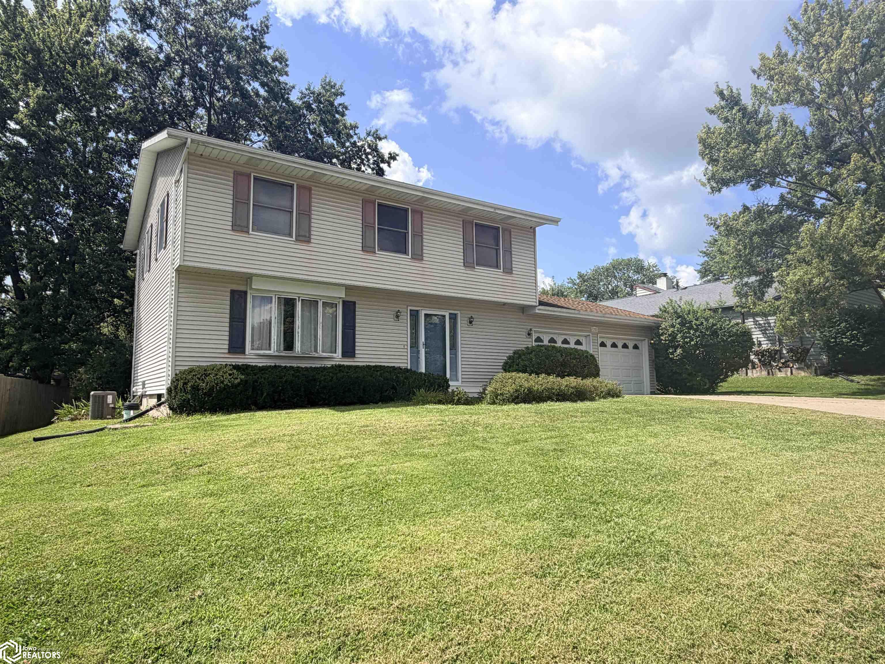1302 Hilltop Lane — photo