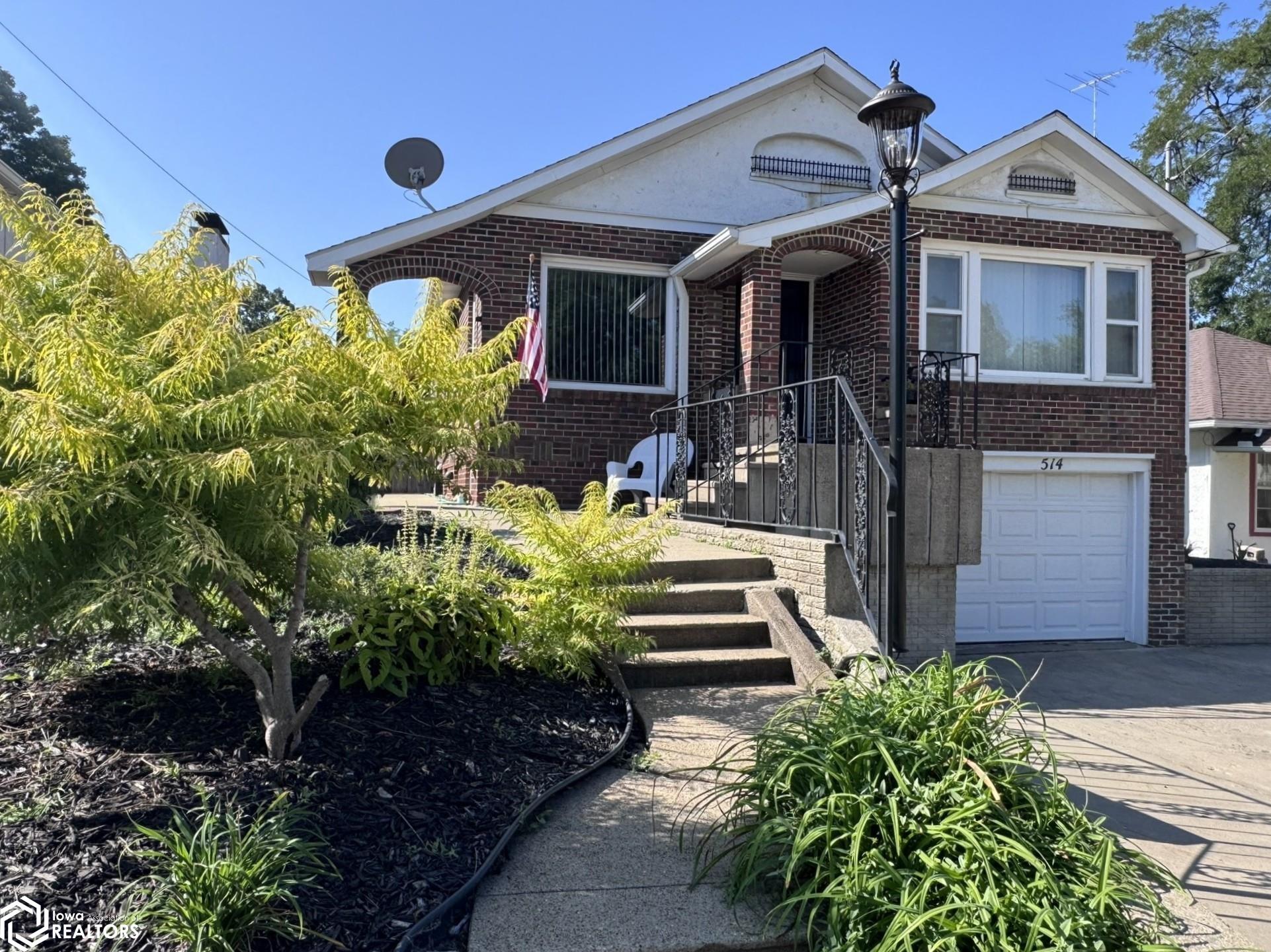 514 W Maple Street — photo