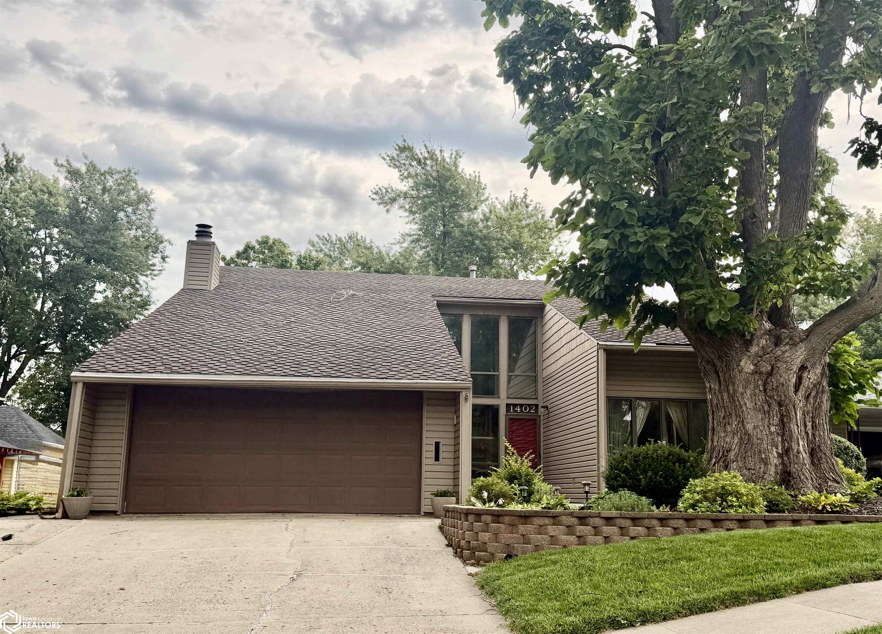 1402 Hazel Street — photo