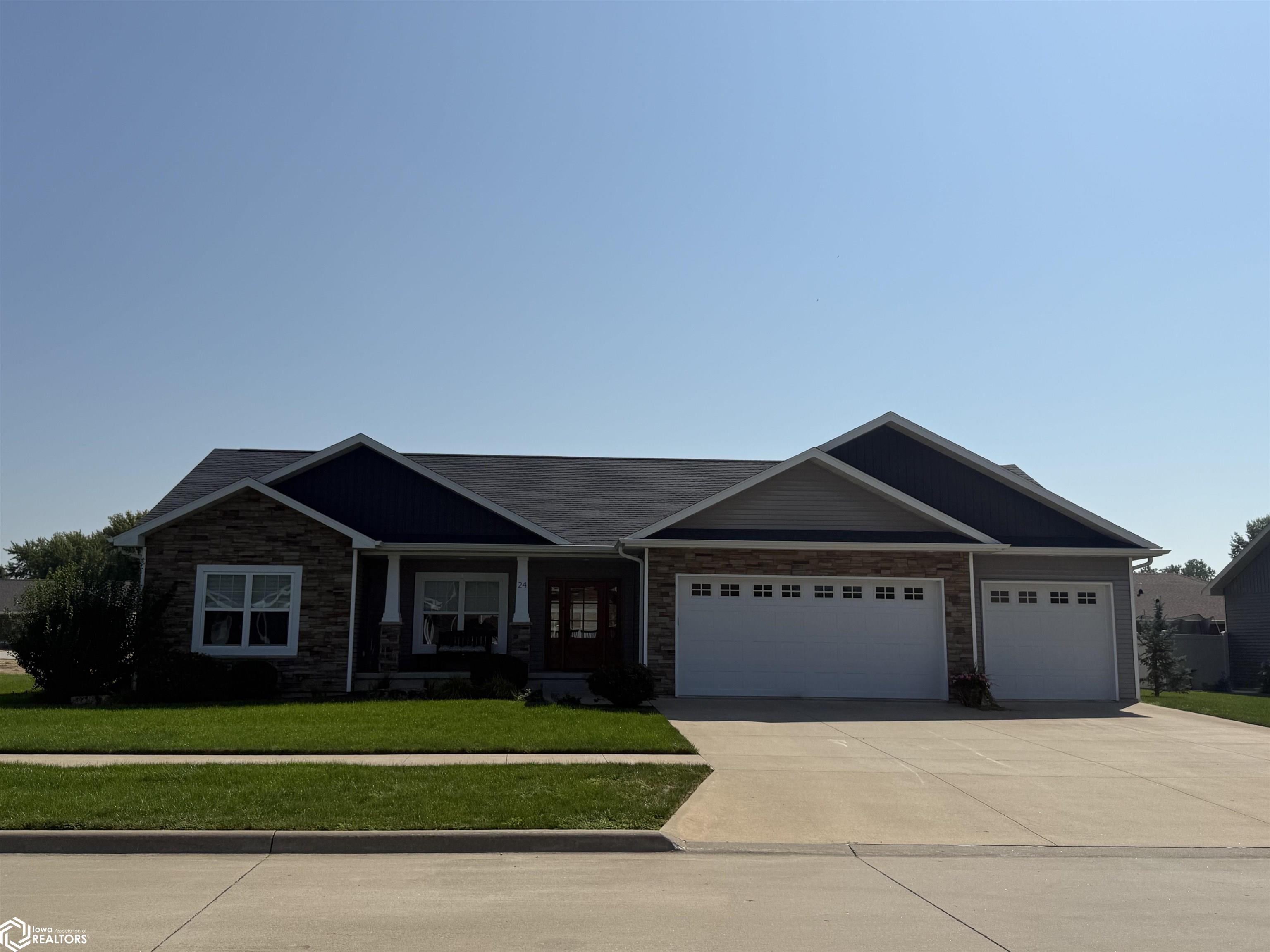 24 Green Oak Court — photo