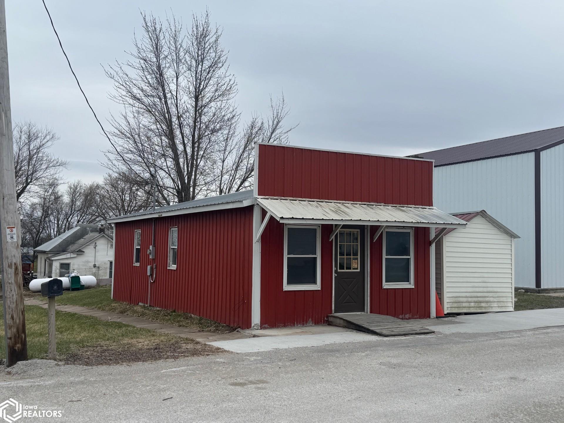 101 W Main Street — photo