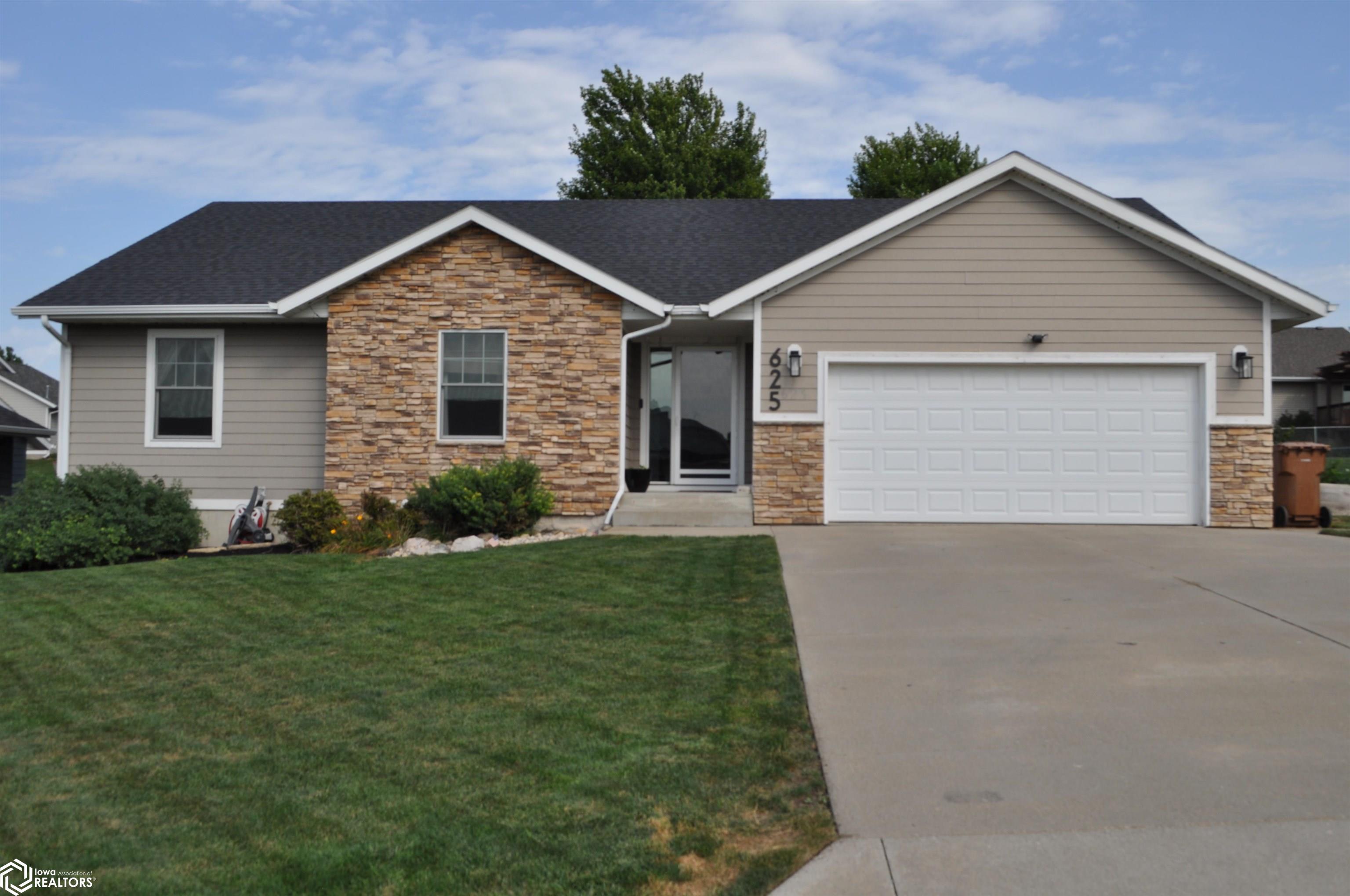 625 Field Crest Drive — photo
