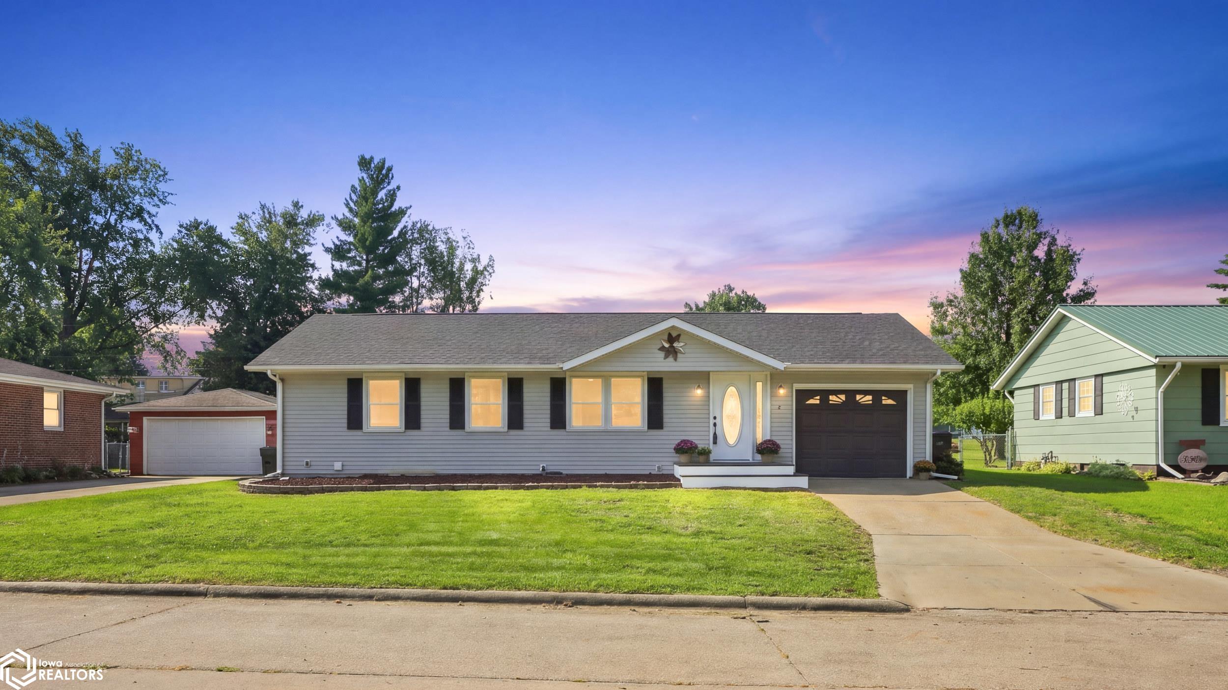11 Rainbo Drive — photo